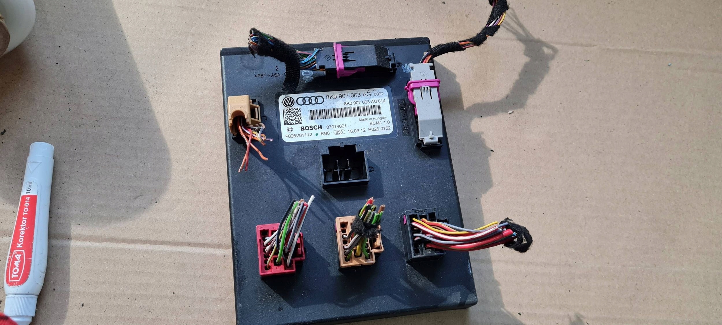 A4 B8 LIFT module control unit KOMFORTU WTYCZKI 8K0907063AG