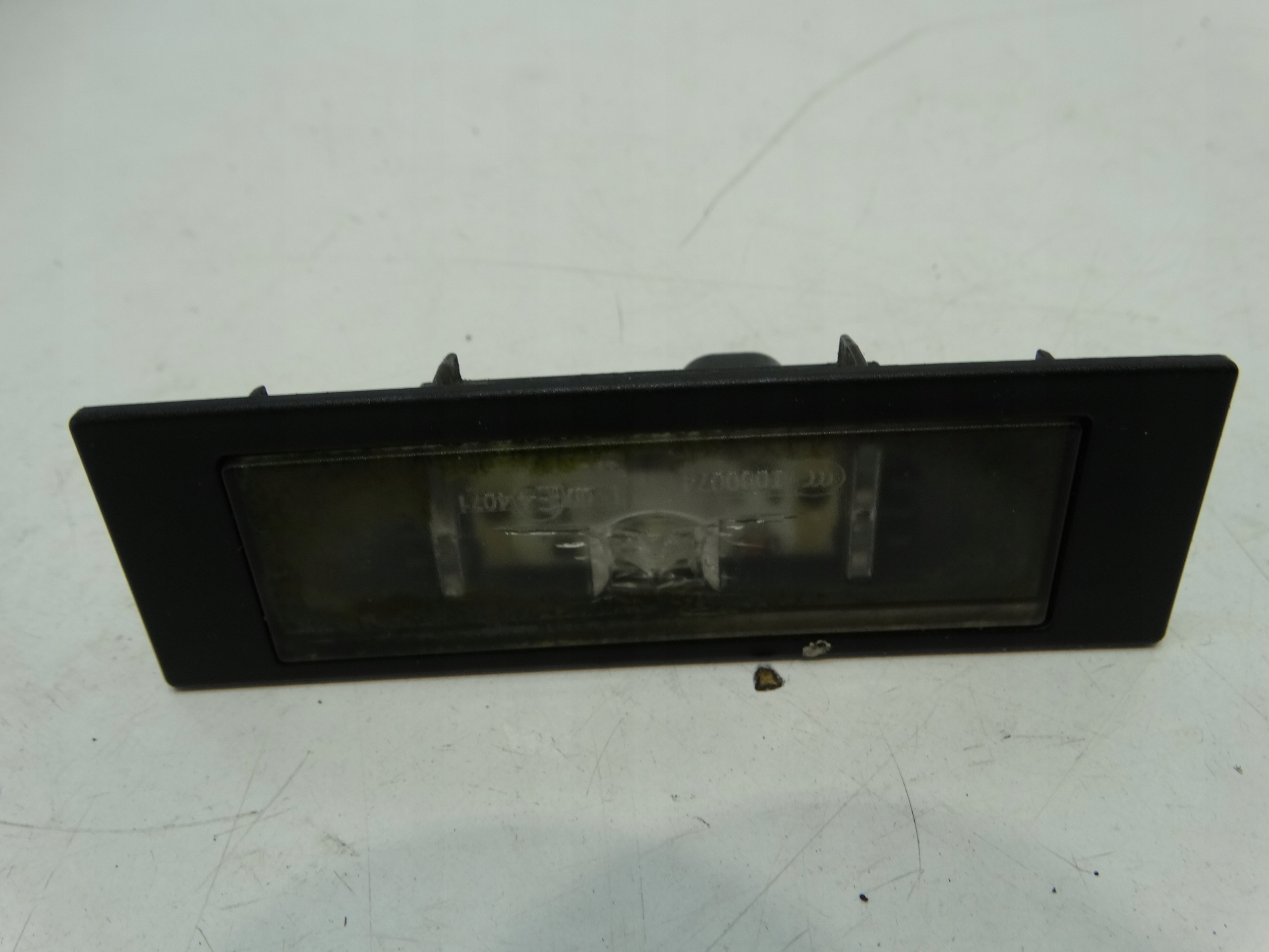 Éclairage plaque d’immatriculation BMW F20 2.0D 2013R. 63267193294