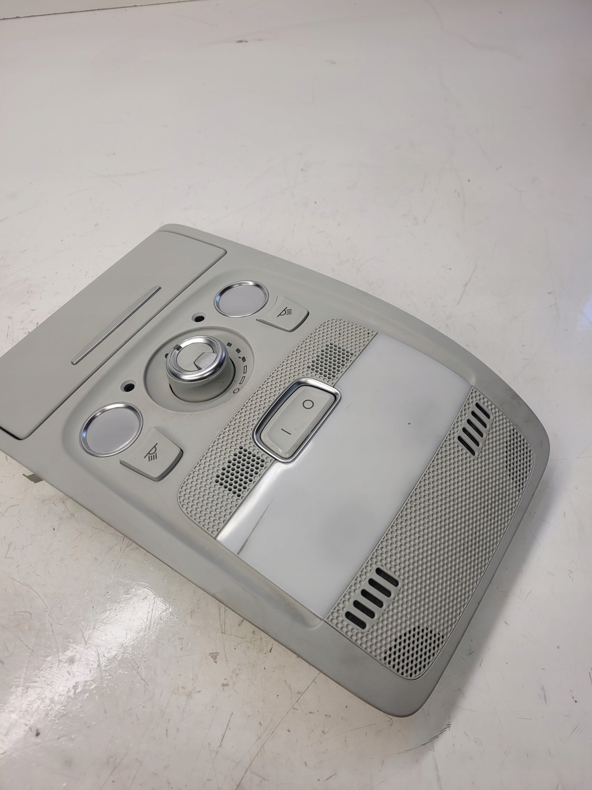 light OSWIETLENIE cabs AUDI A4 B8 A5 8T0947135F T64
