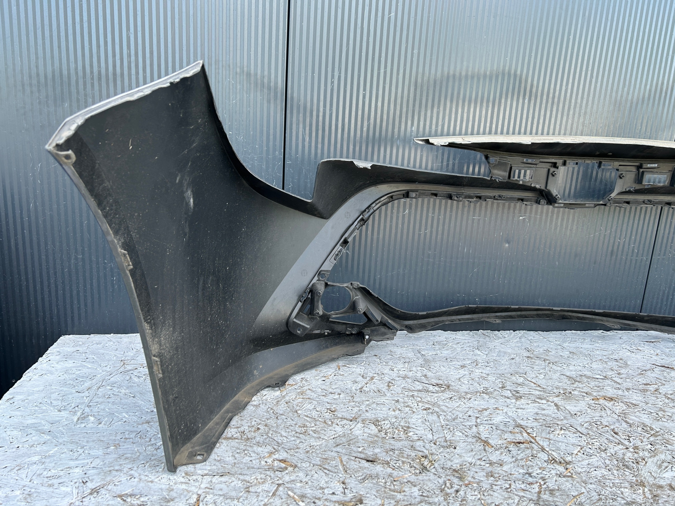 pare choc avant avant TOYOTA COROLLA E21 LIFT 22