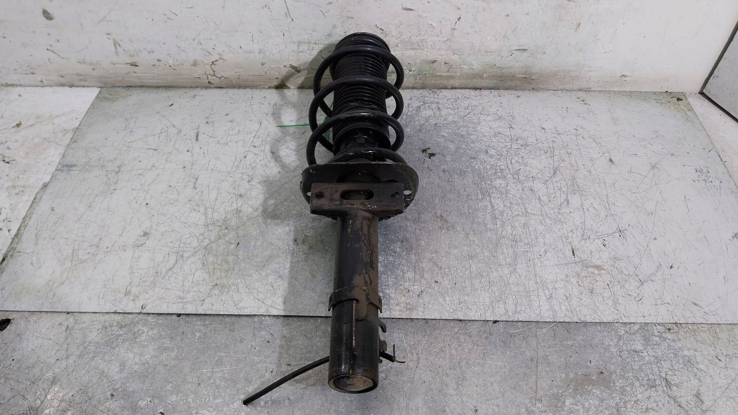 shock absorber left right front 6R0413031C VW POLO V IBIZA IV FABIA II
