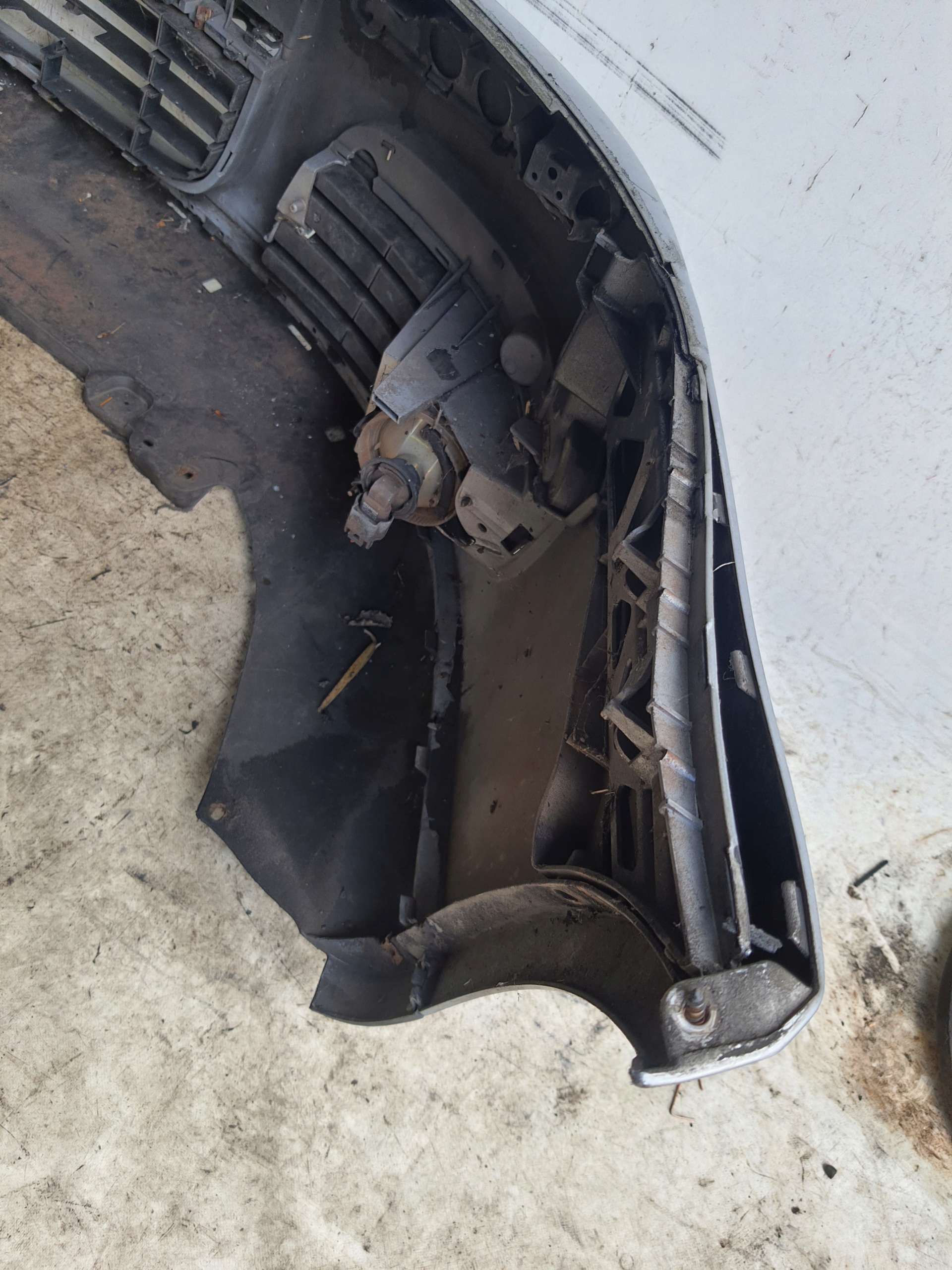 VOLKSWAGEN GOLF V GT 04-08 LA7W bumper GTI