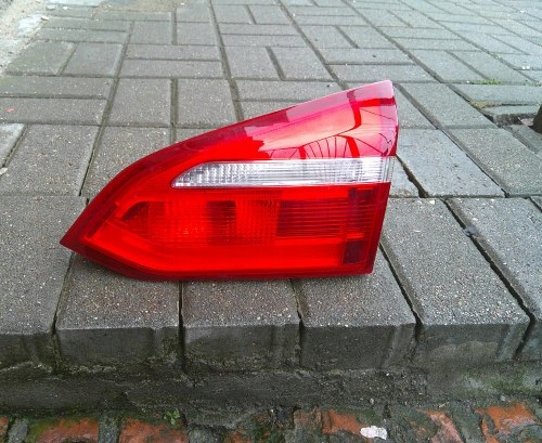 FORD FOCUS MK3 LIFT 14- KOMBI KLAPA PRAWA TYLNA LAMPA LED ORYGINAŁ