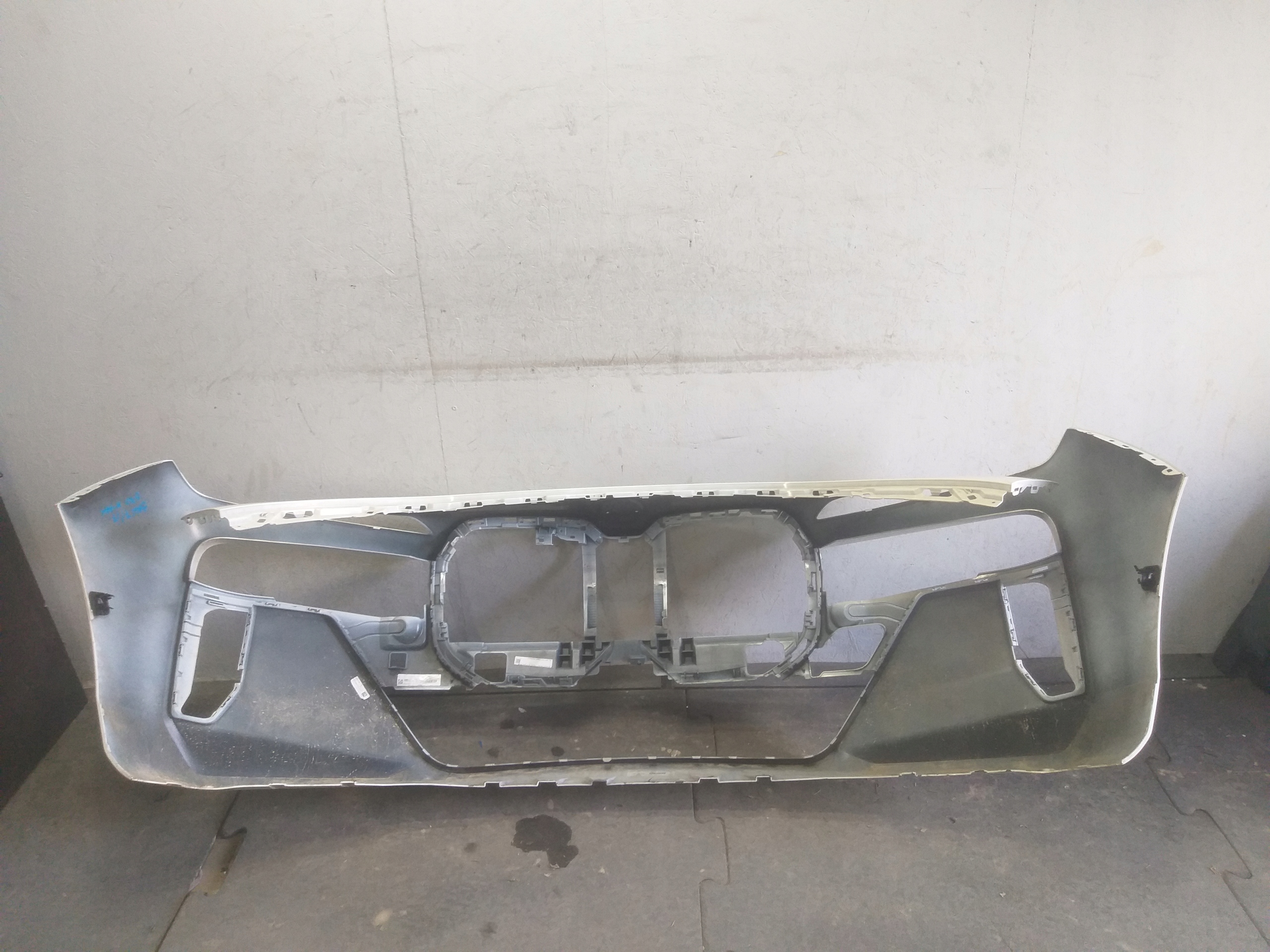 bumper front BMW VII 7 I7 G70 M PAKIET