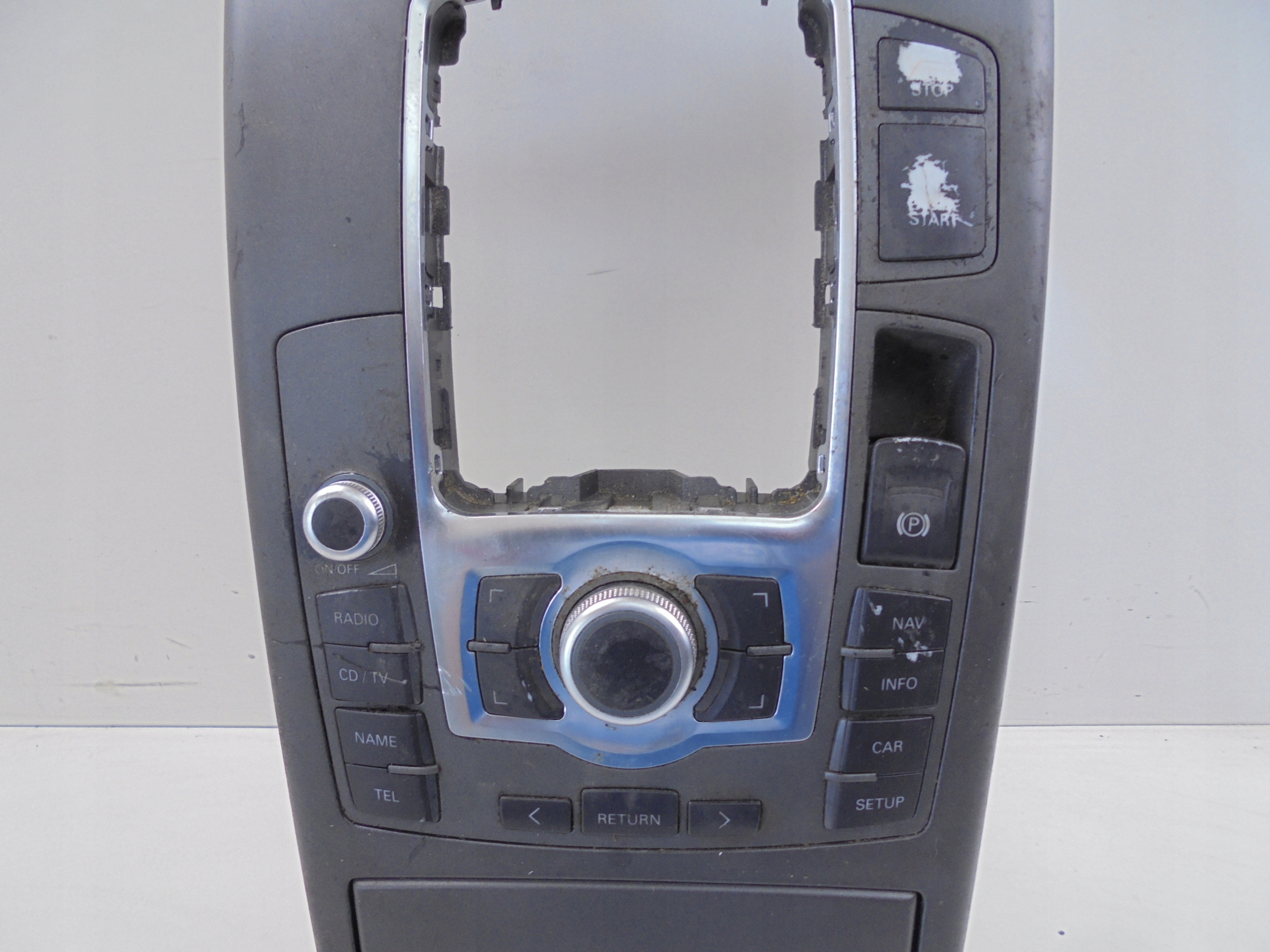 PANEL TUNEL ŚRODKOWY AUDI A6 C6 Producent części Audi OE