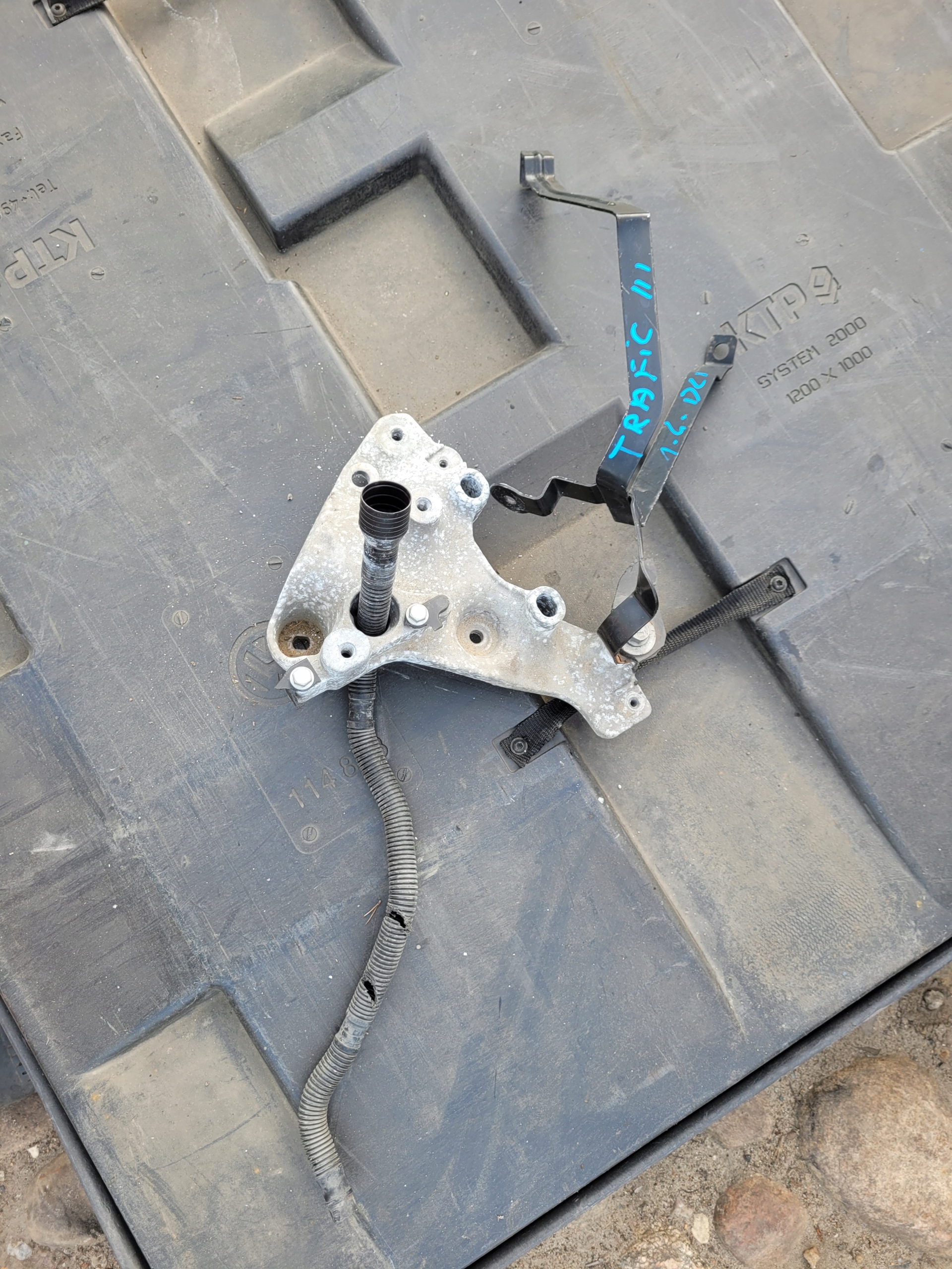 holder gearbox mount RENAULT TRAFIC III IV