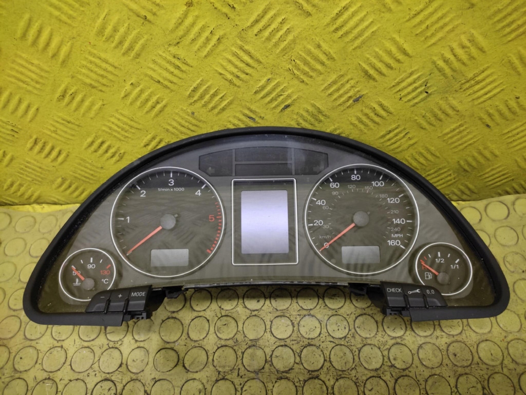 AUDI A4 B7 2.0 TDI dials 0263626410