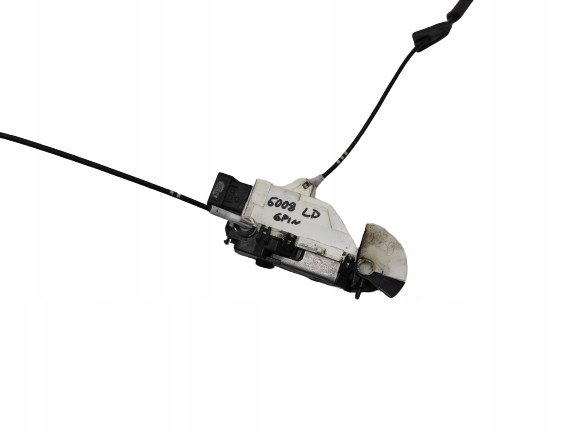 PEUGEOT 3008 5008 ZAMEK LEWY PRZEDNI - KOSTKA 6 PIN 825158 SPRAWNY - EU