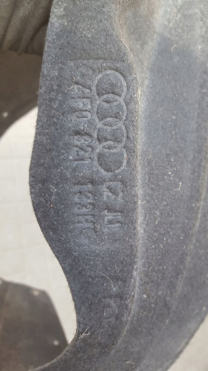 podblatník předek přední levé Audi A6 C6