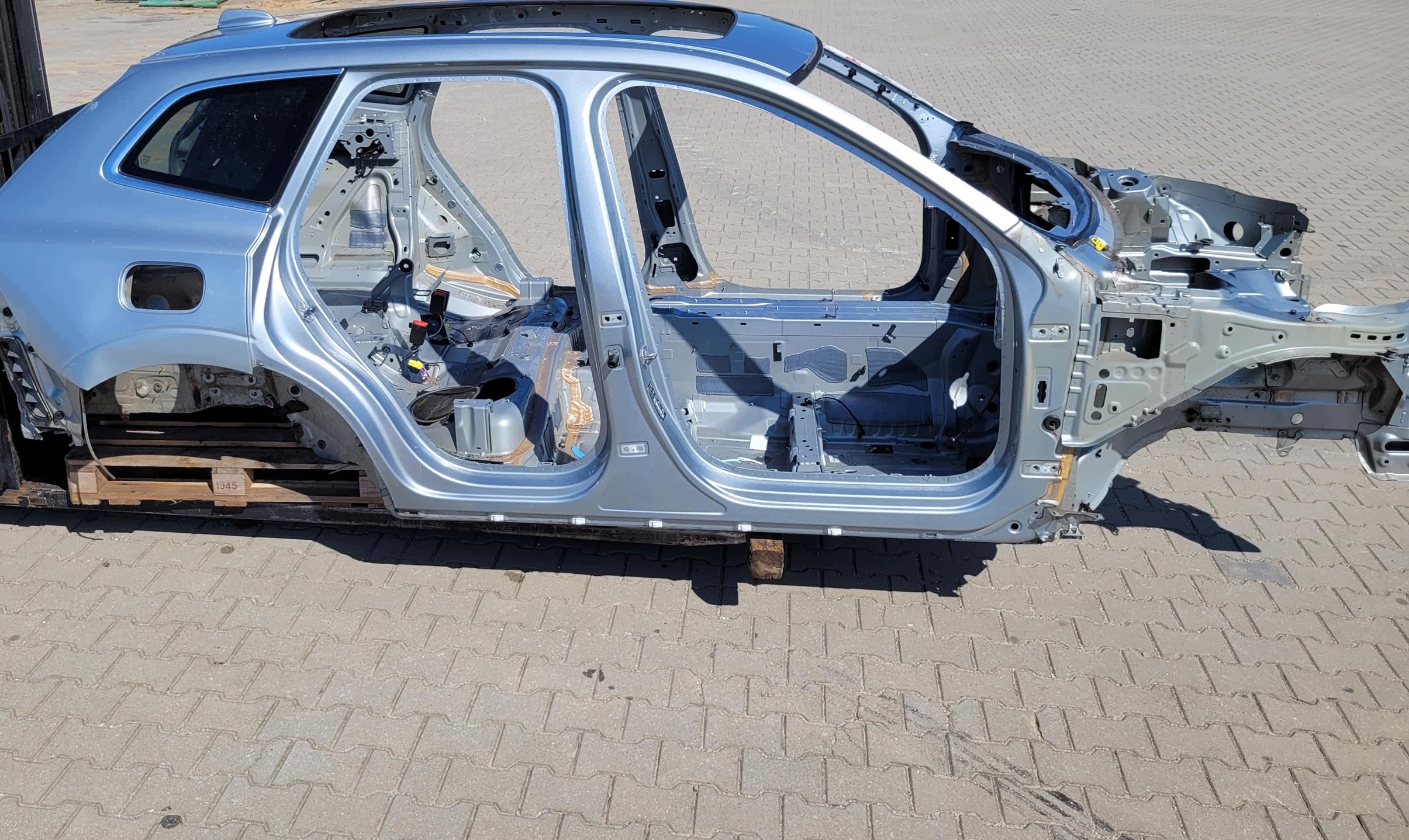 threshold right pillar quarter right quarter VOLVO XC60 II 477 -46