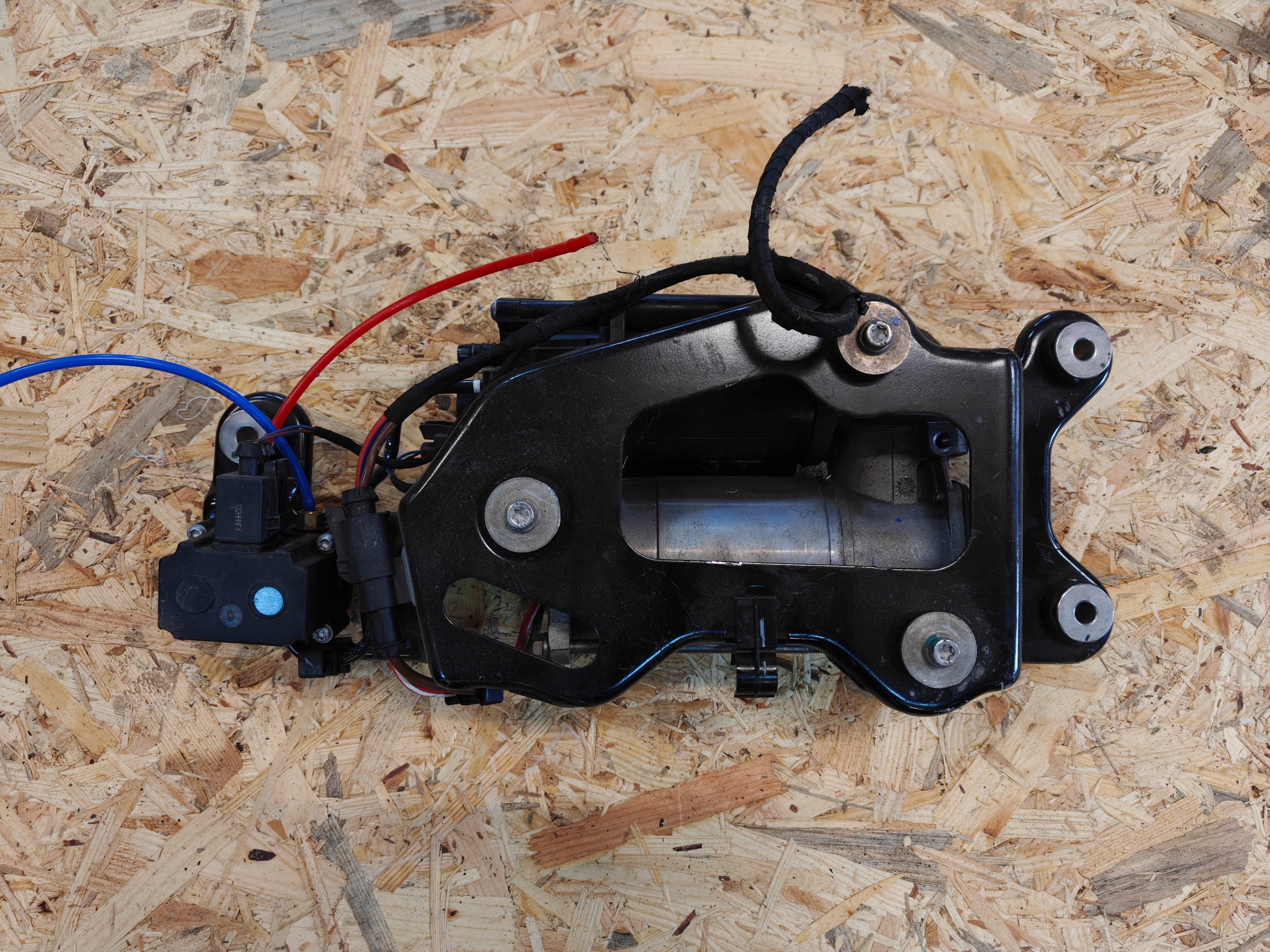 compressor; springing BMW X5 F15 X6 F16 6875177