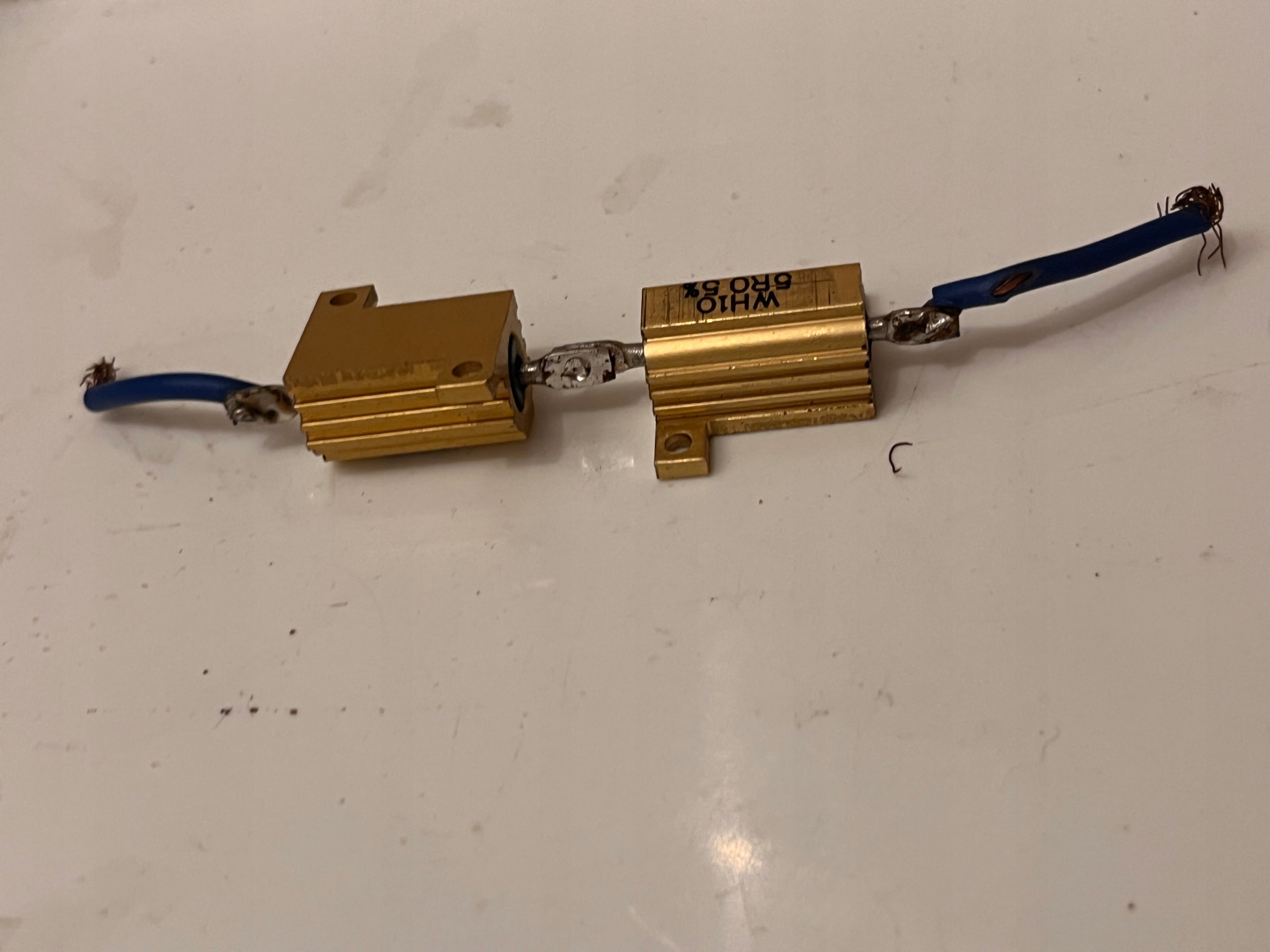 Rezystor Welwyn WH10-R01J Producent inny