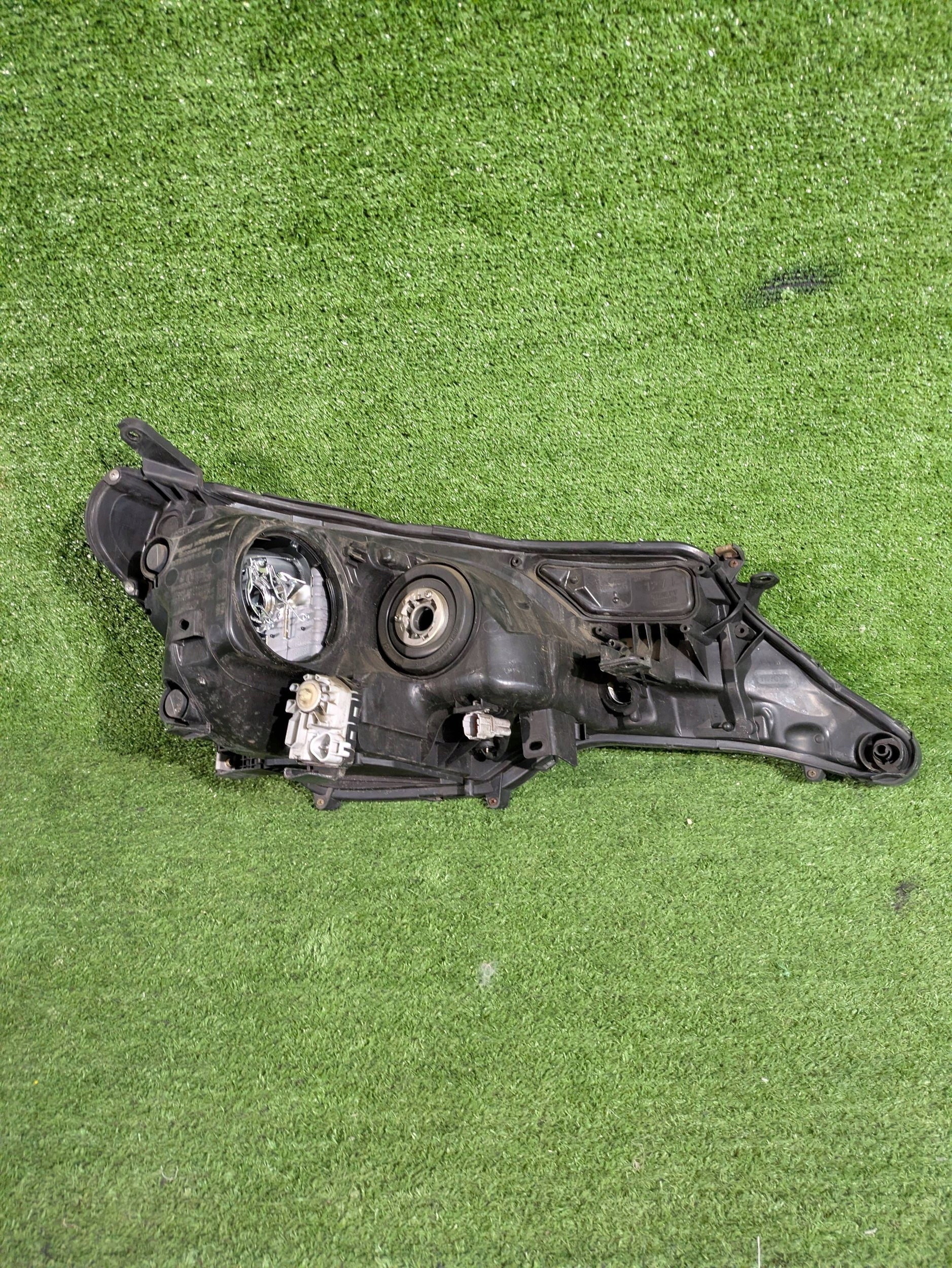 REFLEKTOR left front TOYOTA RAV4 IV 13- XENON LED NR.R1355