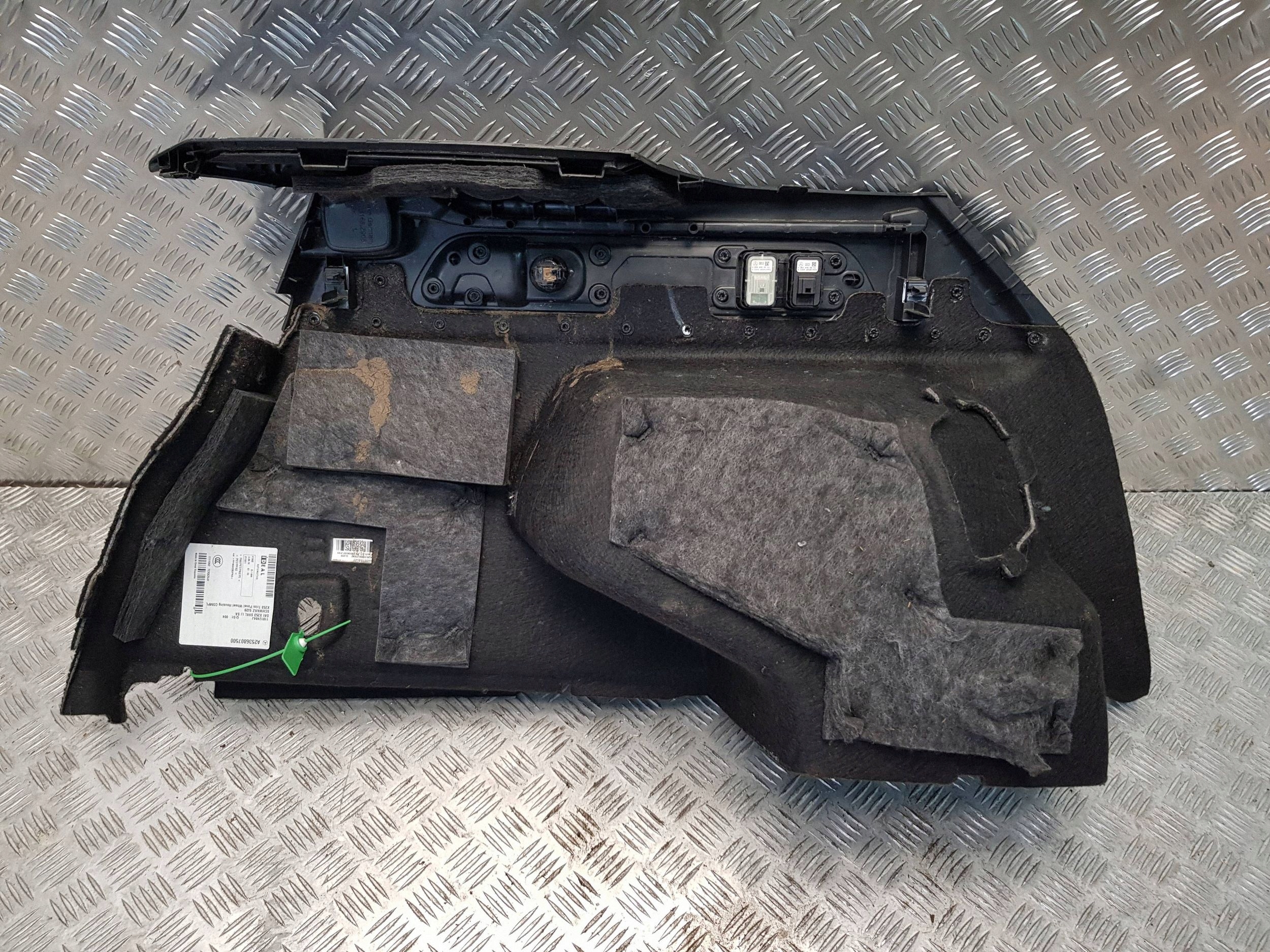 boot upholstery left rear part A2536807500 MERCEDES GLC W253