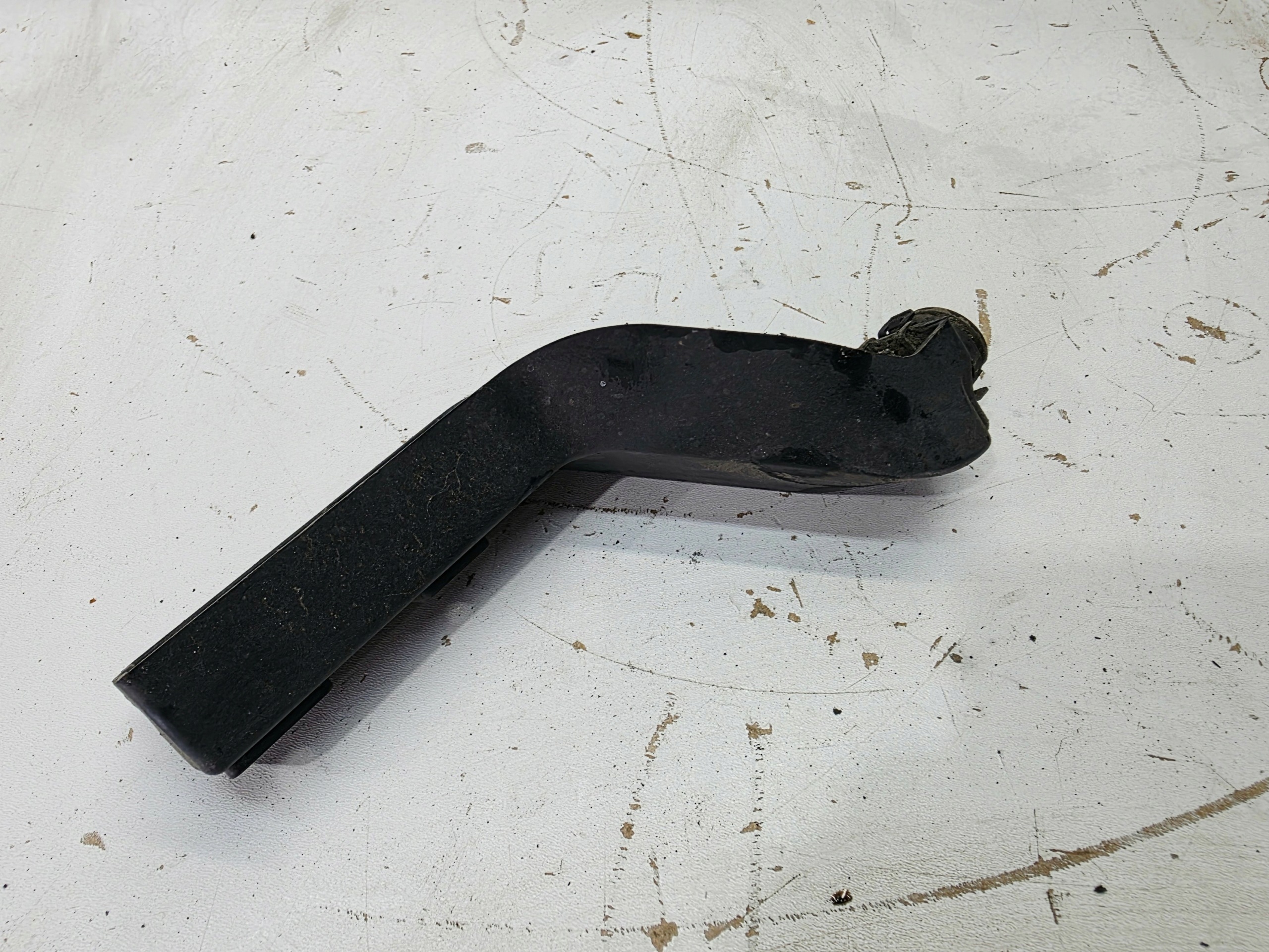 support holder lower of a bumper left rear part AUDI A6 C7 A7 4G8807347