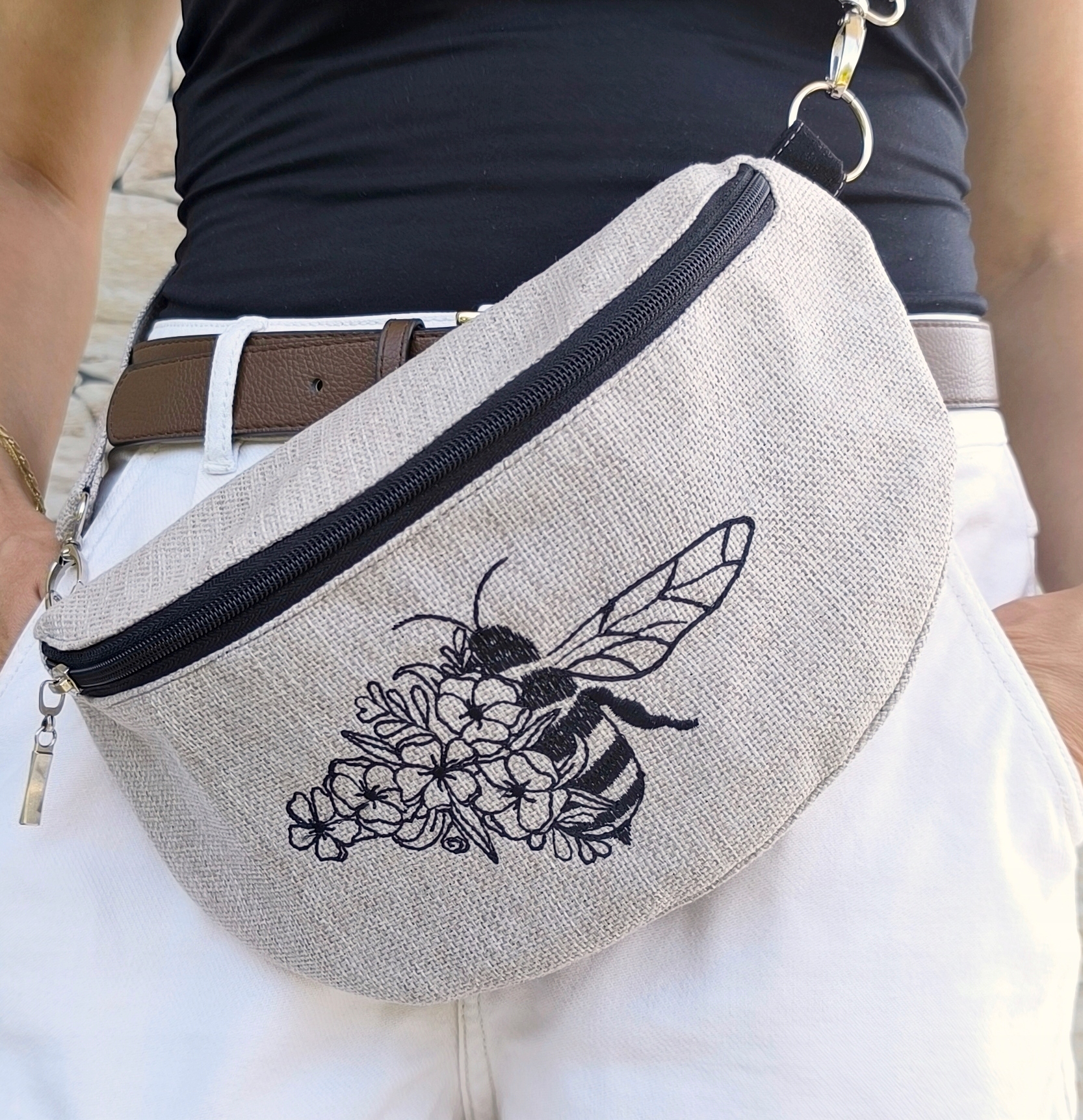 Ledvinka béžová ledvinka přes rameno ze včelky, pletený materiál