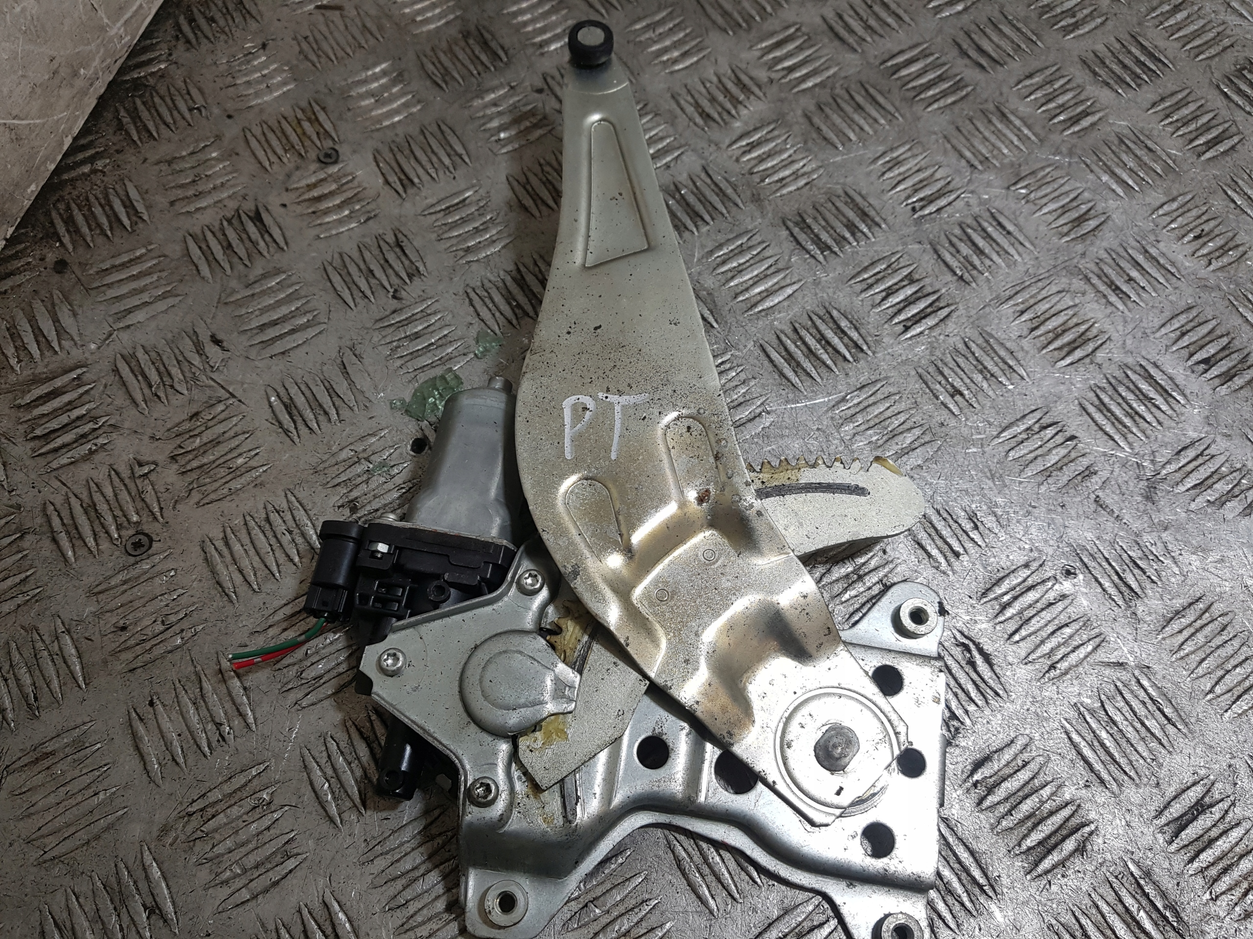 Mécanisme Vitres Droite Arrière SUZUKI SWIFT 4 1.3 B 83530-63J00