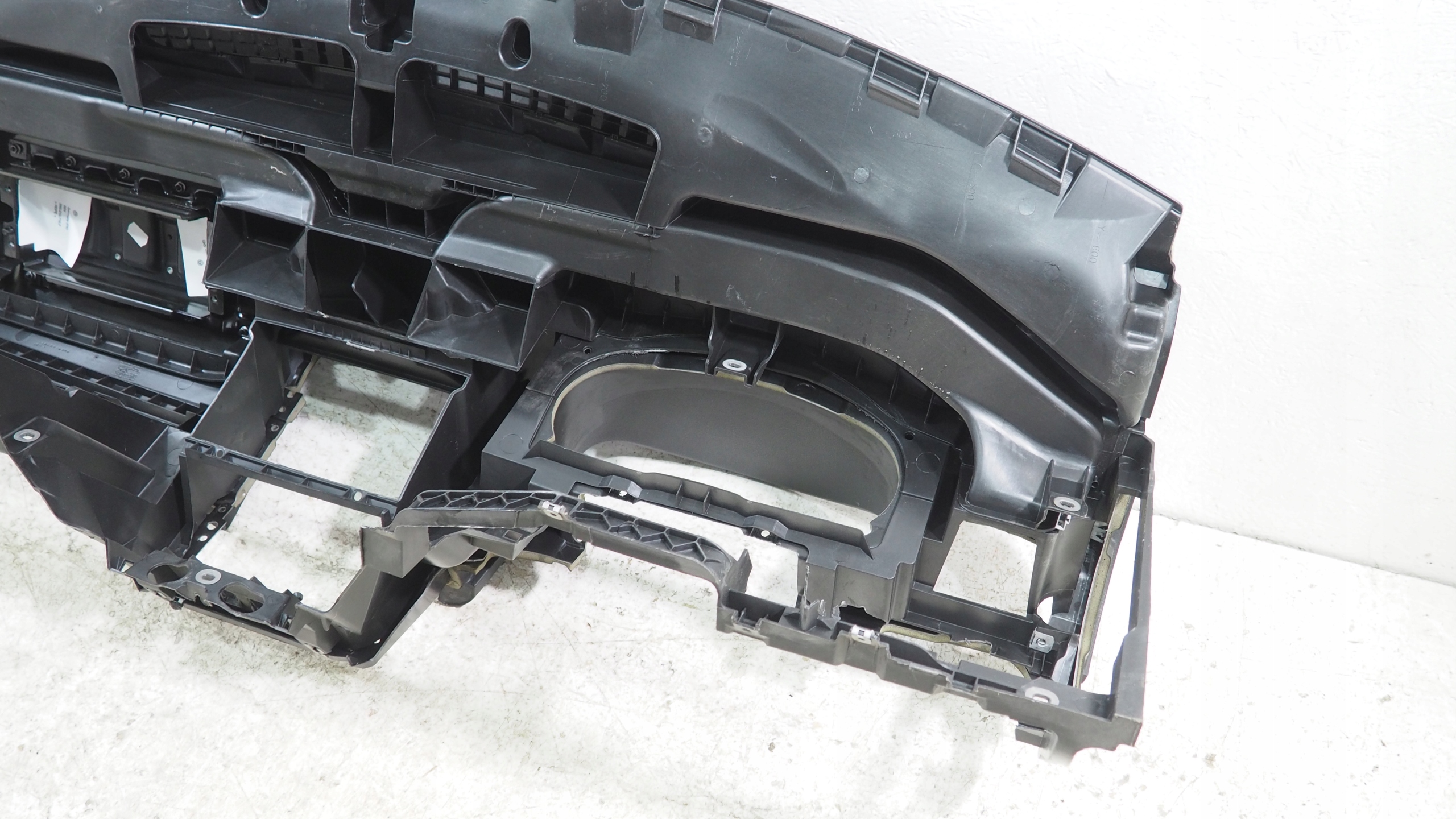 VW Golf VI console dashboard instrument panel original 5K1857181C