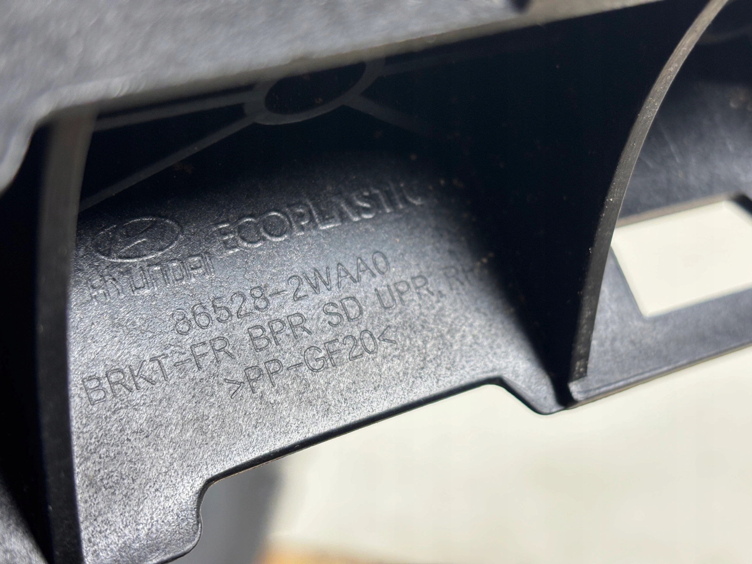 Hyundai Santa Fe Supporto Destra 86528-2WAA0