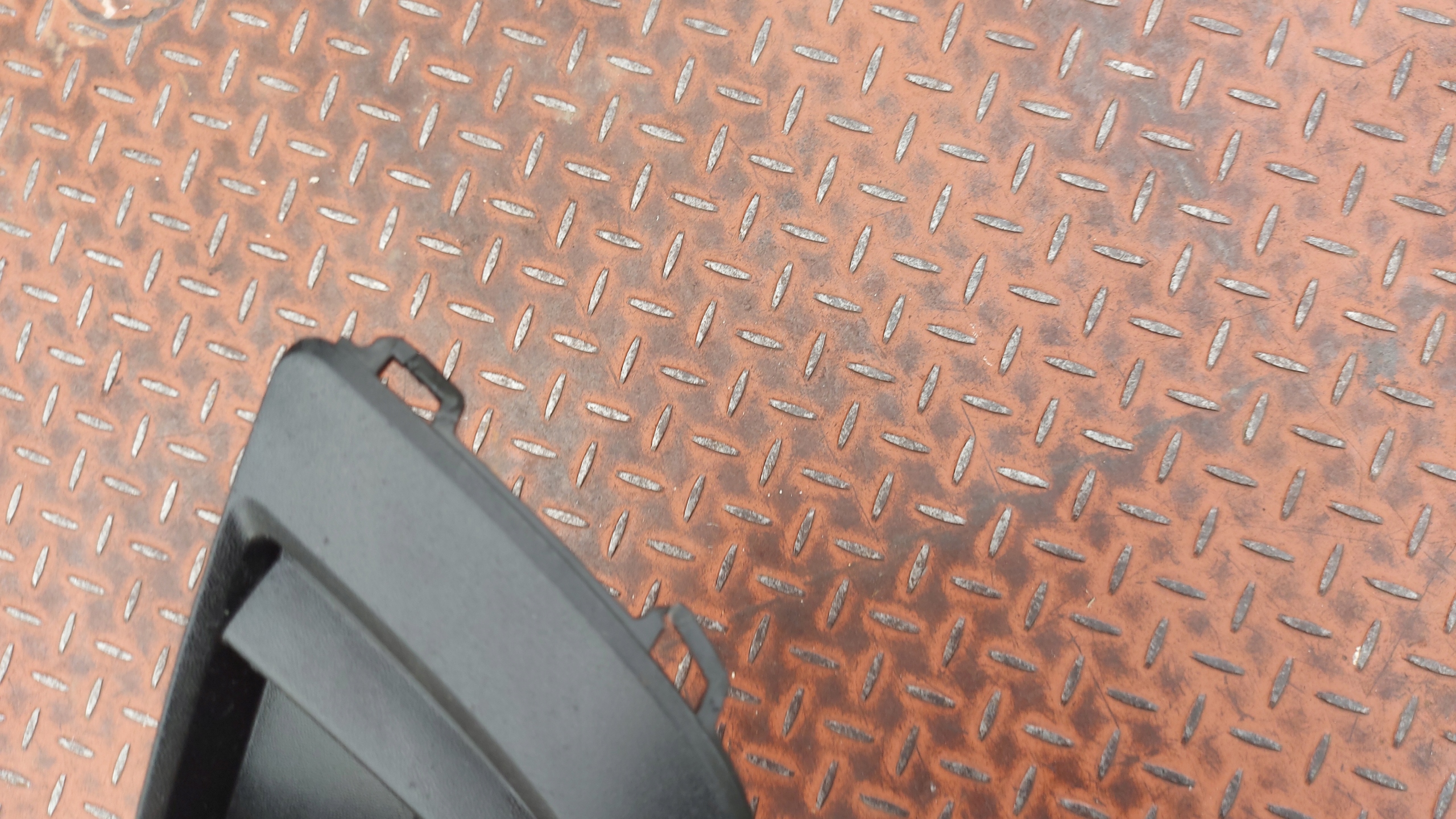 grid of a bumper right right front VW VOLKSWAGEN PASSAT B8 19