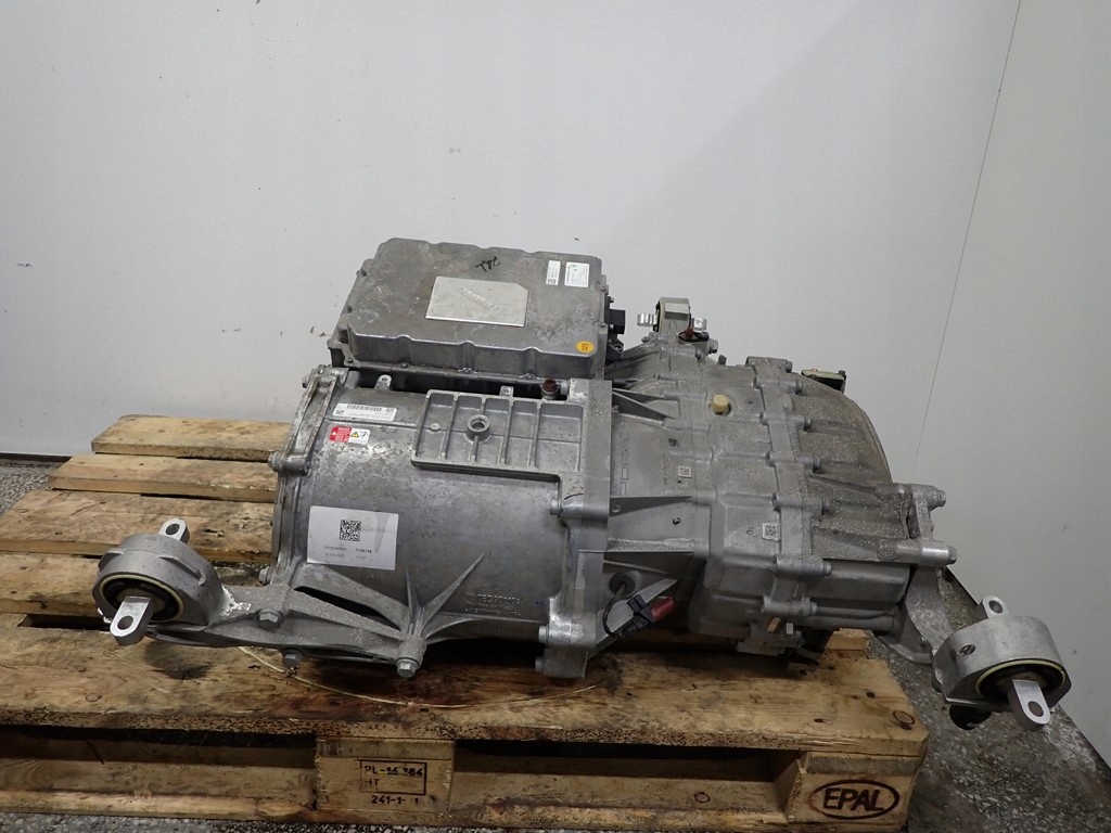 SILNIK NAPĘD ELEKTRYCZNY TYŁ TAYCAN TURBO S 20R FV