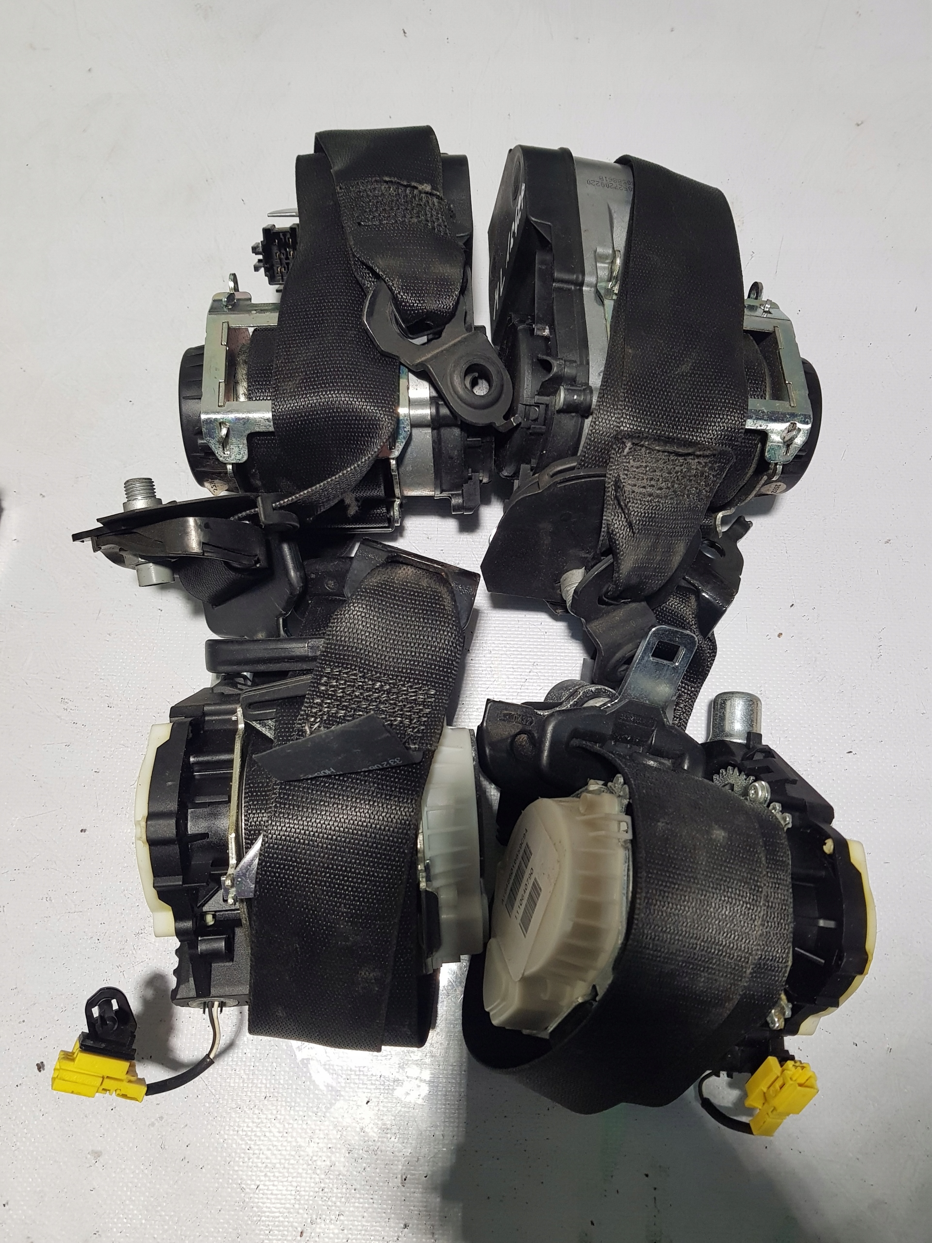 A1648601785 A1648601885 - Ремені передній задній лівий правий комплект MERCEDES ML W164