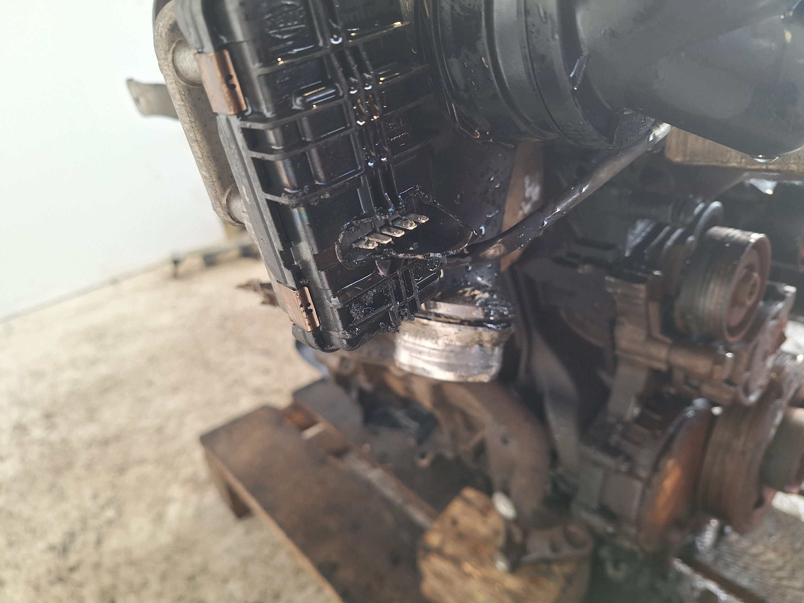 BMW 2 F46 F45 14-18 engine 1.5D 116KM B37C16A
