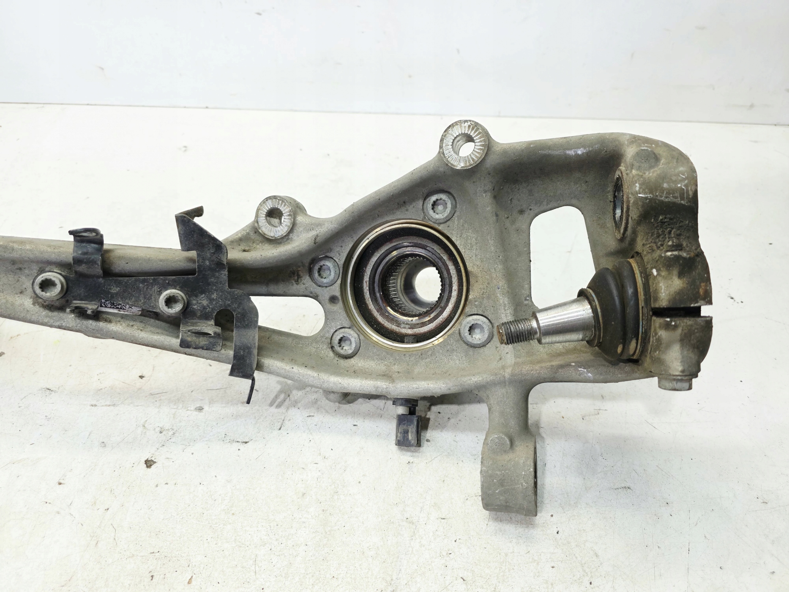 otoč čepu pravý předek AUDI A6 C8 4K0407242D 4K0407560D