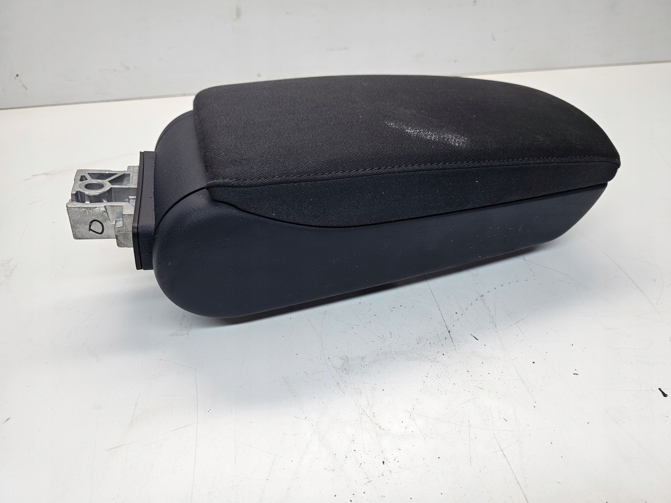armrest front AUDI A6 C6 *MATERIAL* graphitic*
