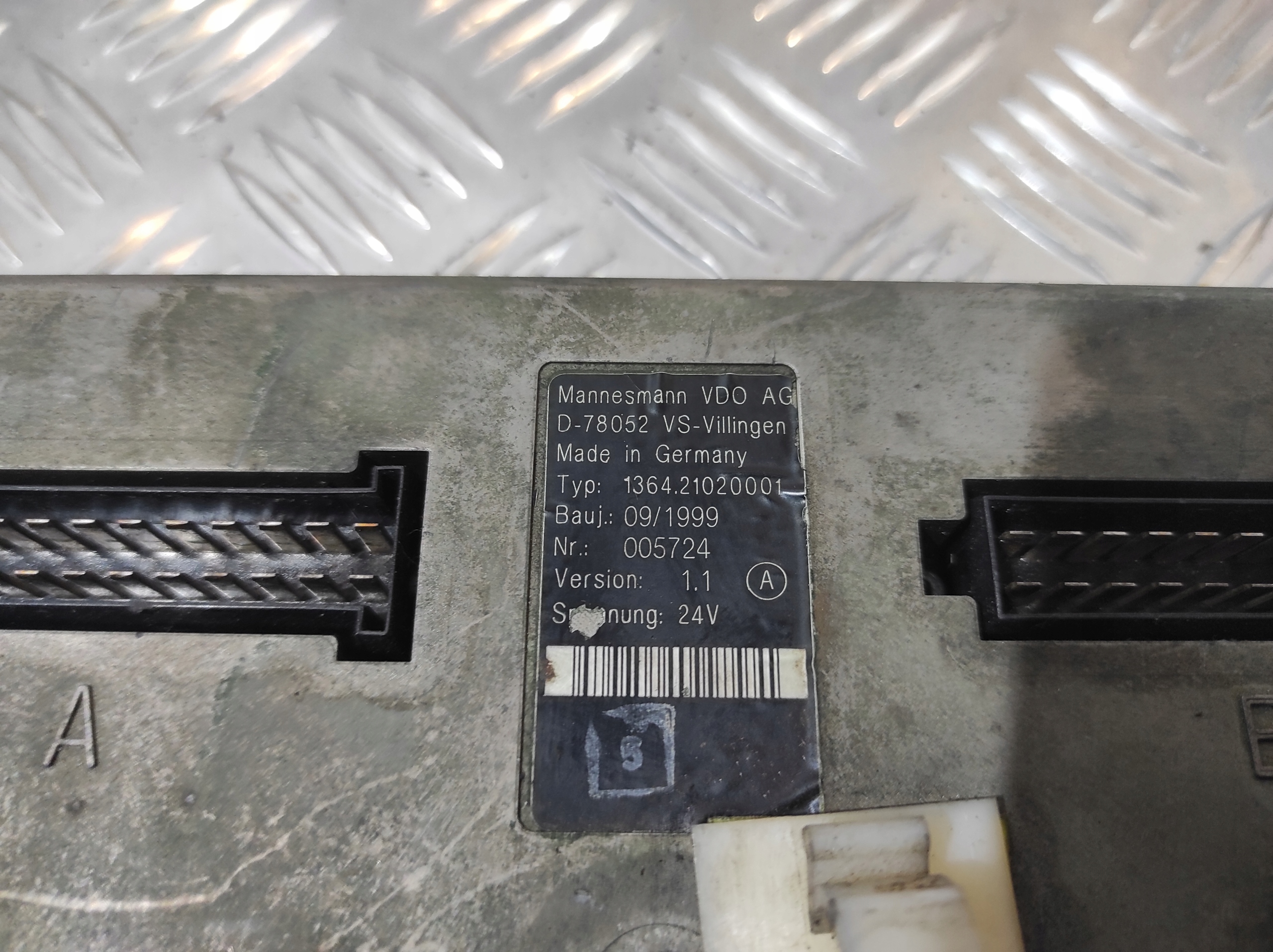 computer control unit MUX2-B VDO AG D-78052 1364.21020001 WERSJA 1.1 NR.005724