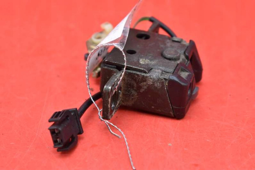 lock bonnet rear part boot right 4A9827506C AUDI 80 B4 KOMBI 91-96