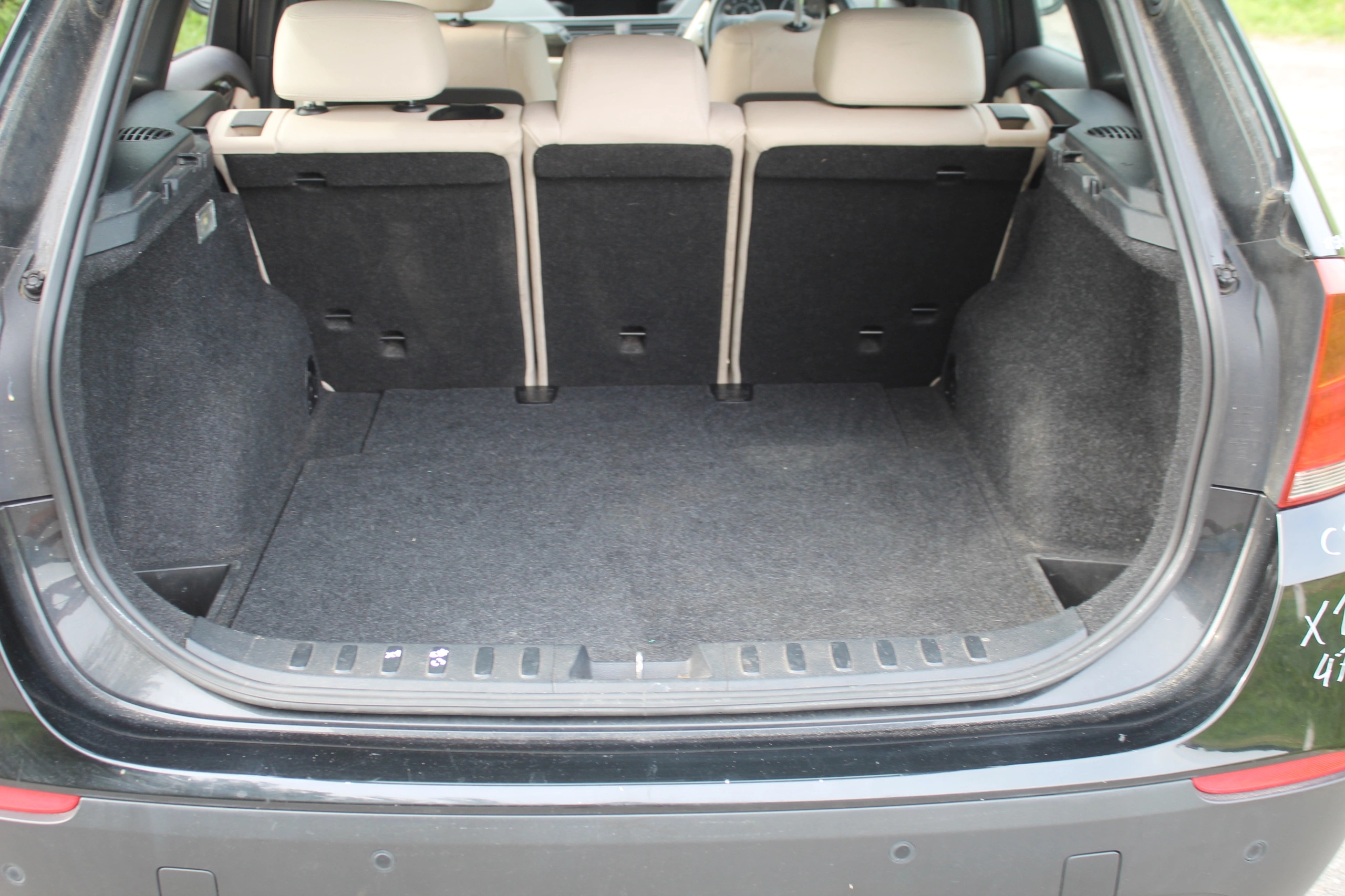 WYKŁADZINA TAPICERKA BAGAŻNIKA BMW X1 E84