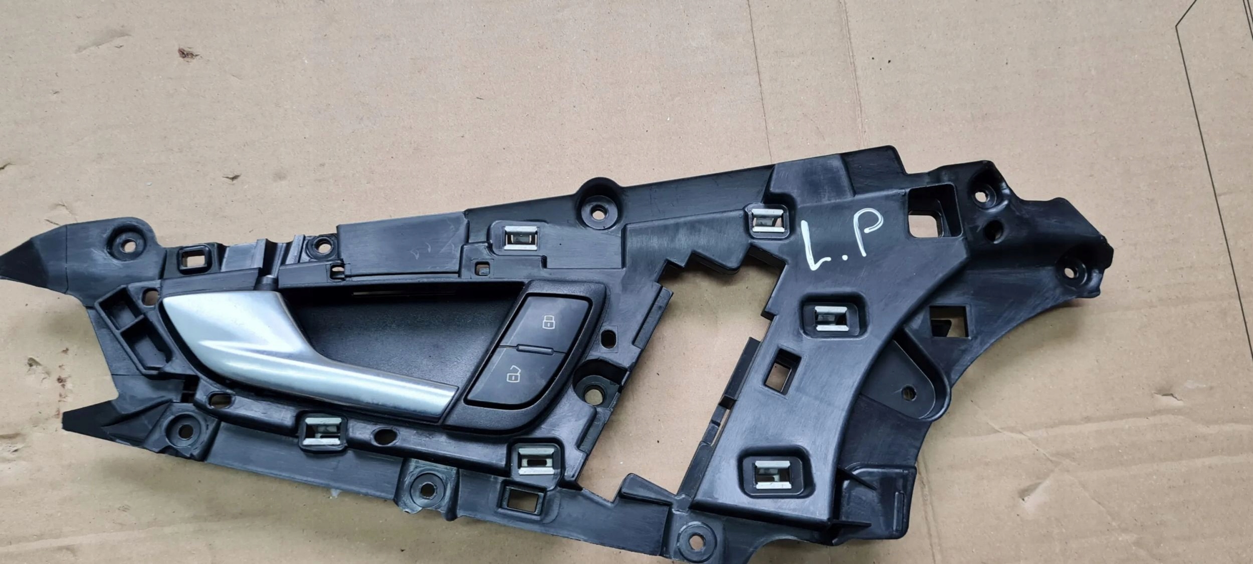 A7 4G handle door inner left left front below LED 4G8837019A