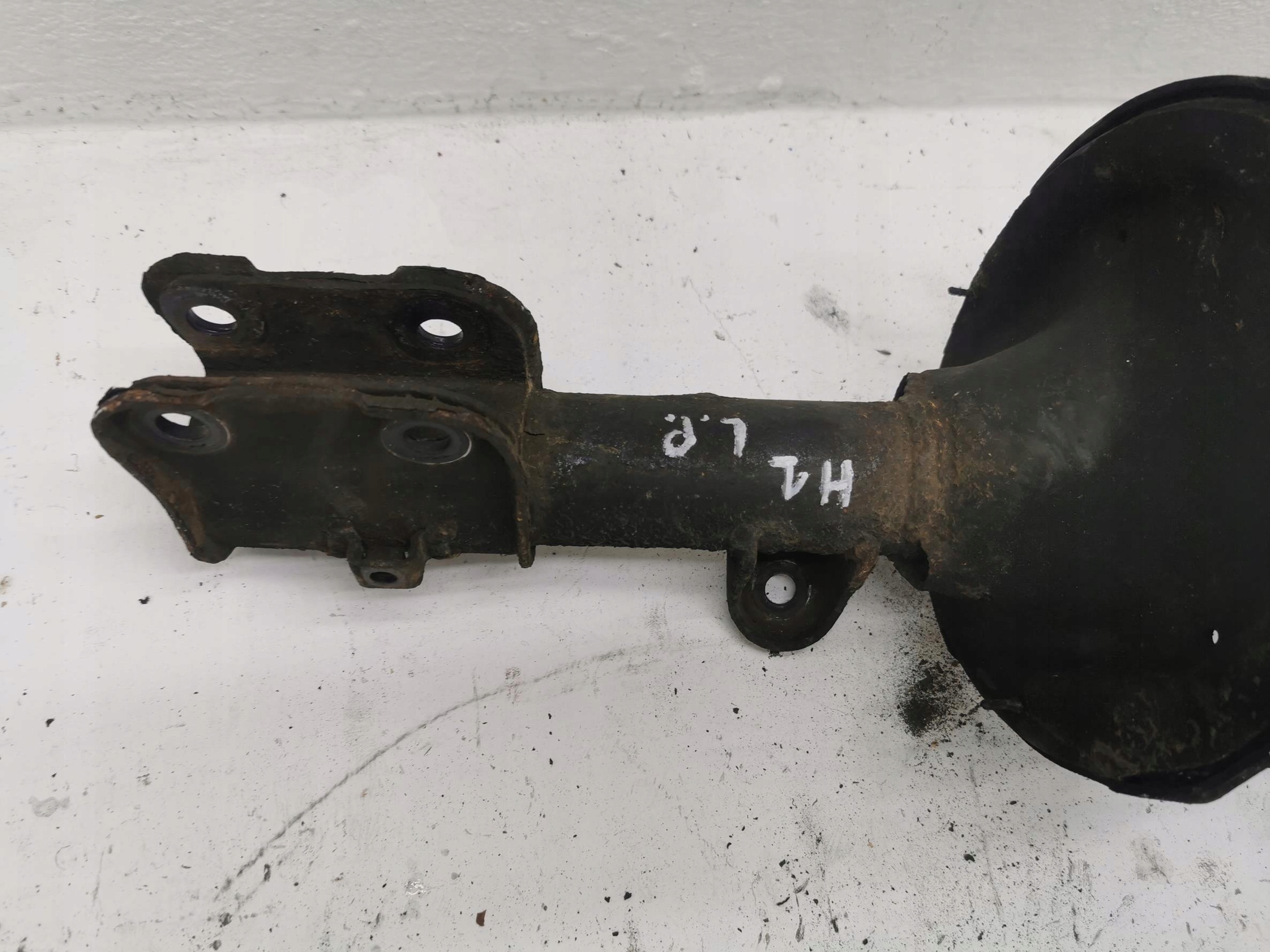shock absorber left front HYUNDAI H-1 II 2.5 CRDi