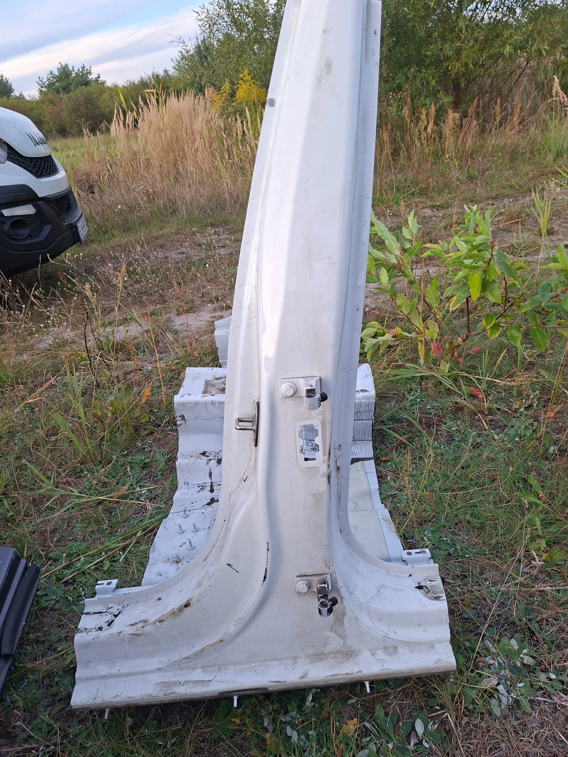 AUDI A4 B8 ALLROAD threshold right pillar central