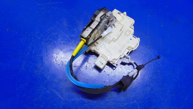 lock door right front 8J1837016A AUDI A4 B8 08-15R