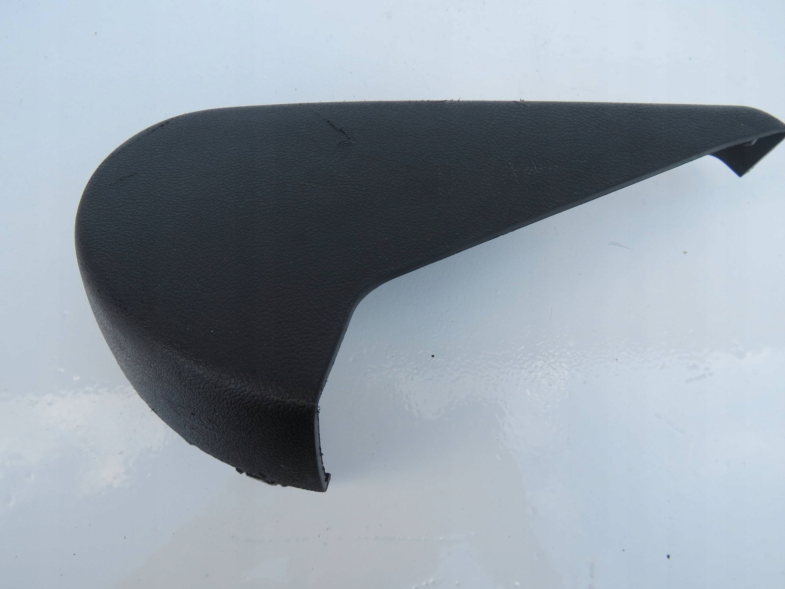 plastic seat front right PORSCHE CAYENNE 7L0881794