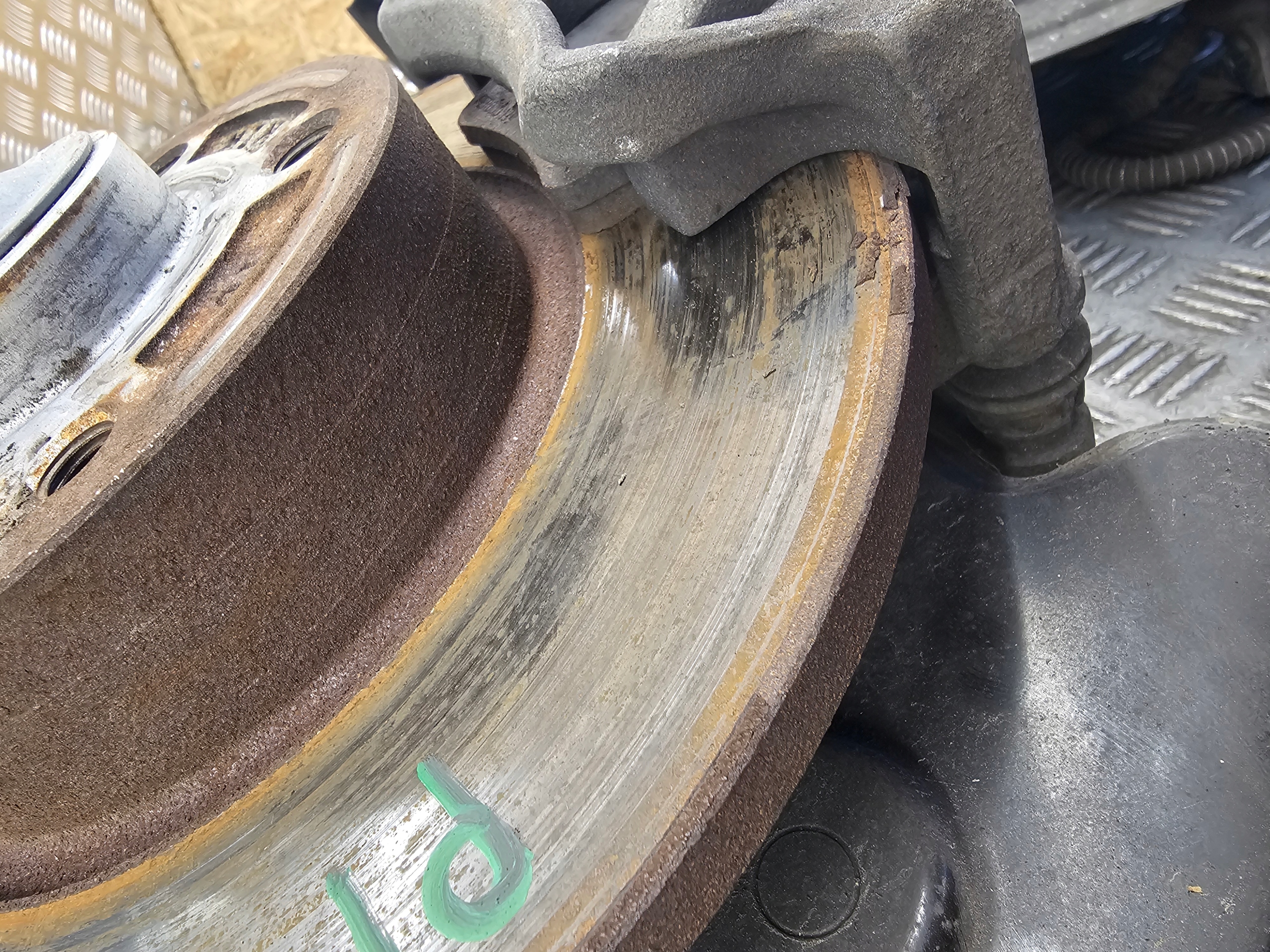 TRAFIC VIVARO III swing right rear part rear 14