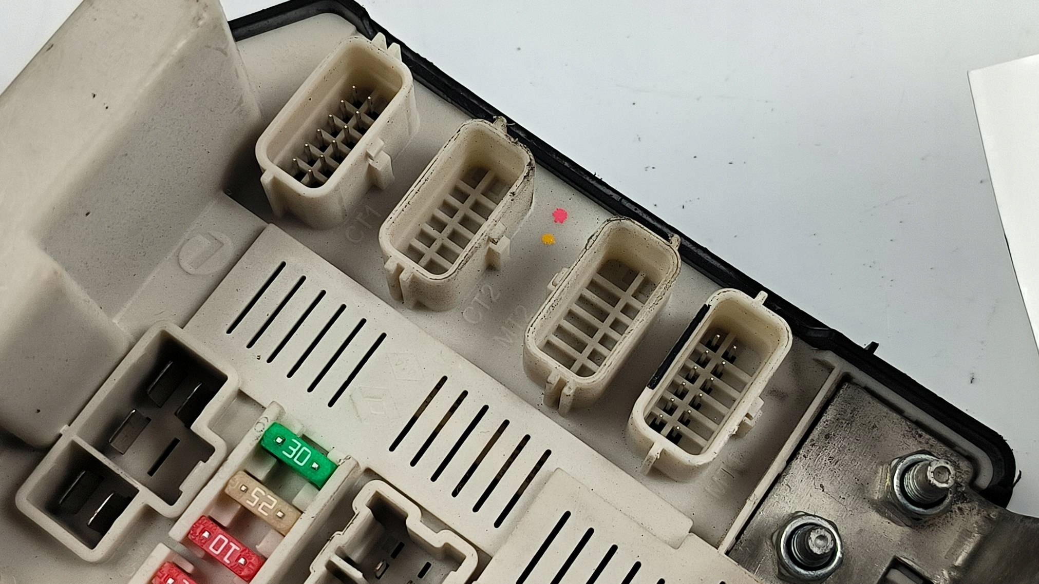 Module fusibles 8200451904 RENAULT KANGOO II
