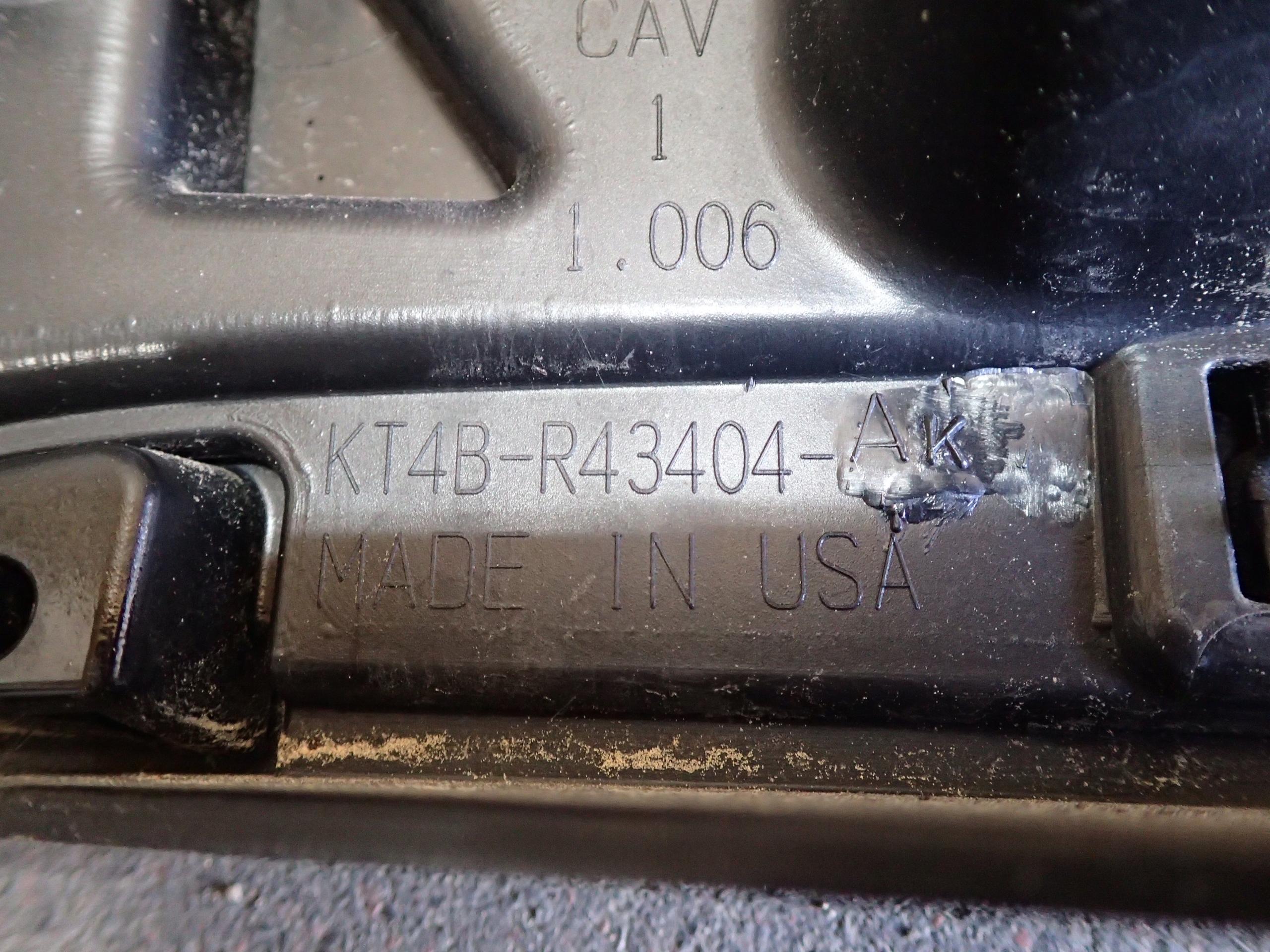 cap bonnet rear part FORD EDGE LIFT KT4B-R43404-AK
