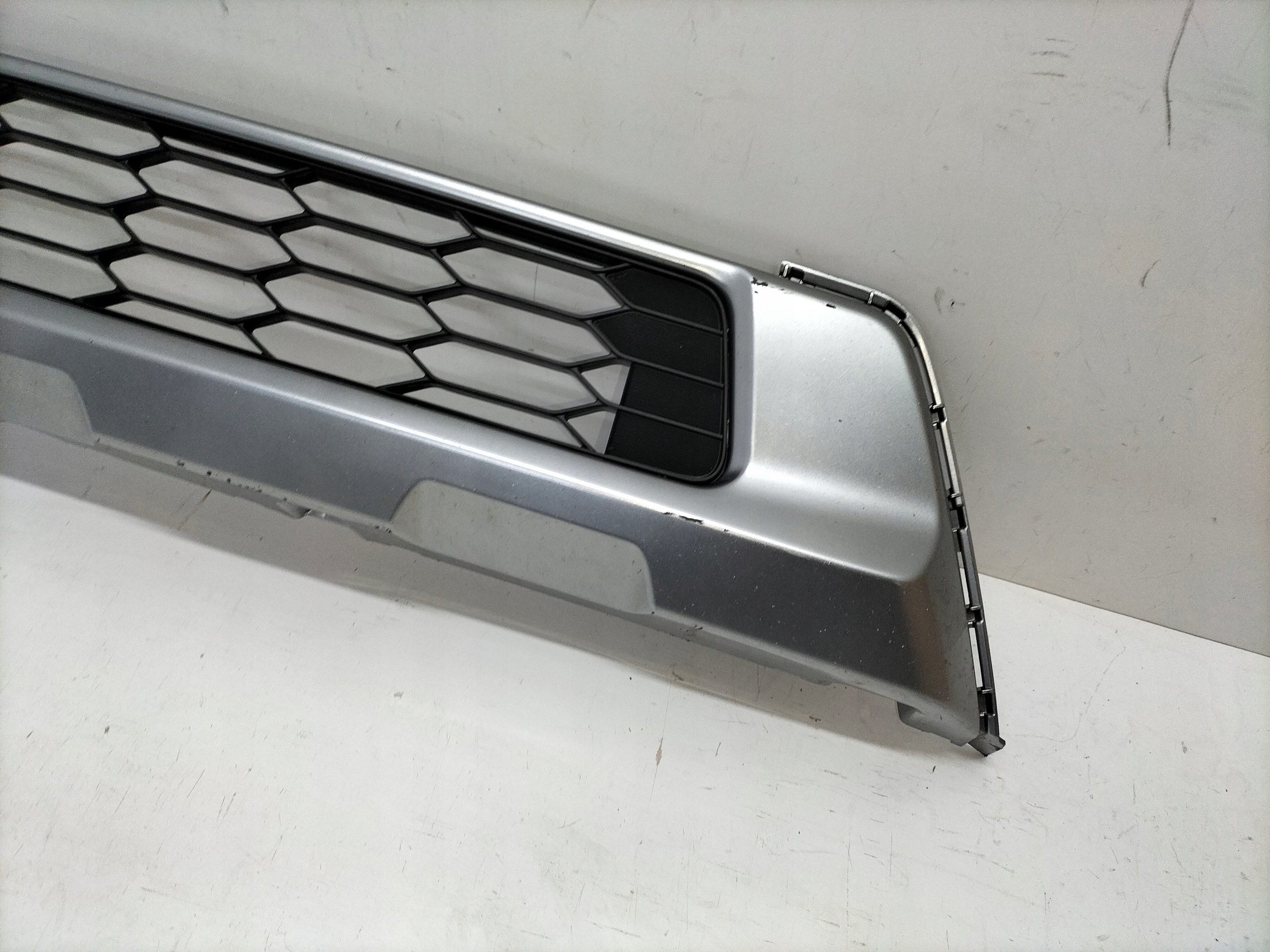 grille grid of a bumper front SUBARU OUTBACK VI 20