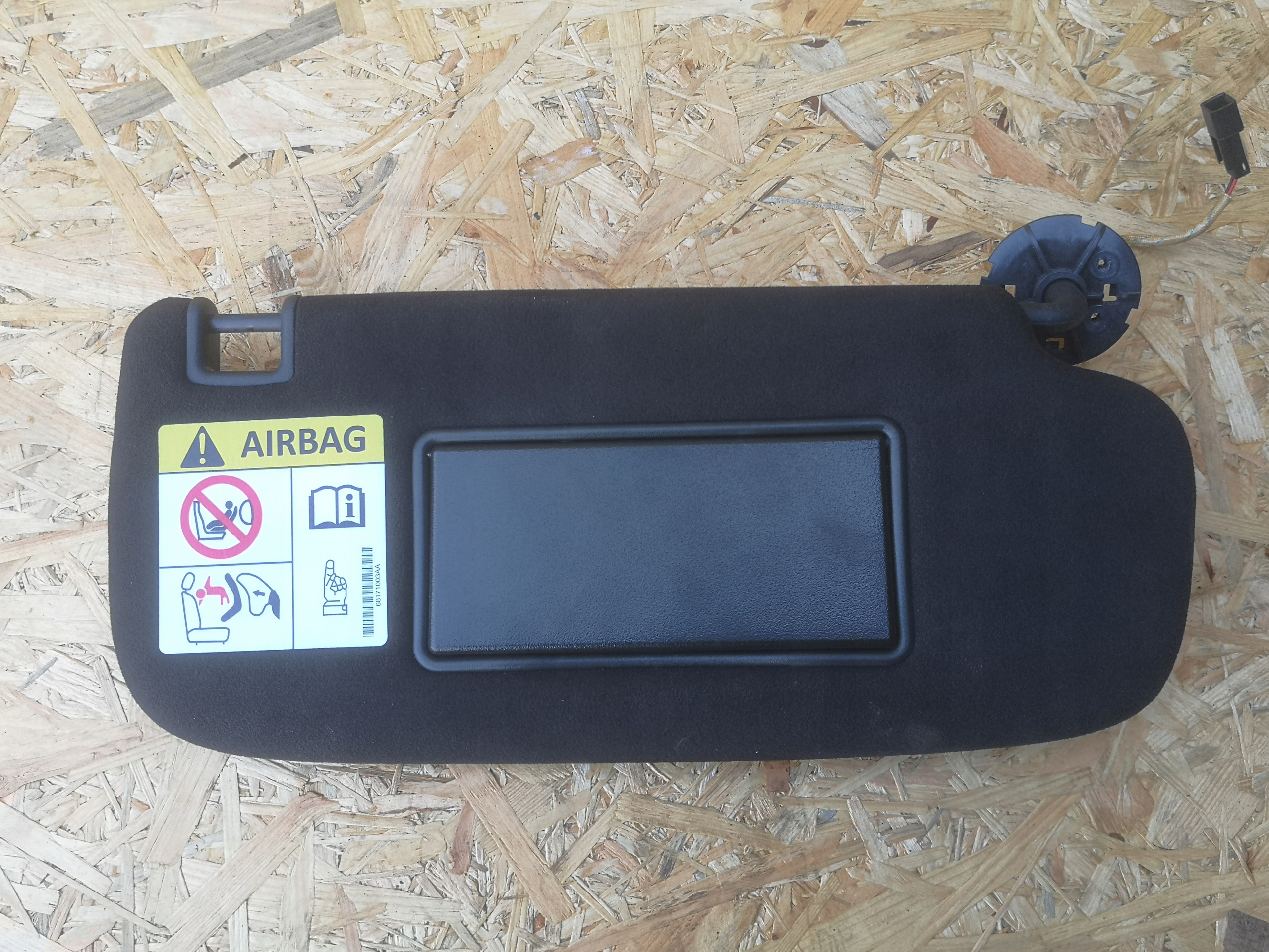 CHEROKEE WK2 СОНЦЕЗАХИСНИЙ КОЗИРОК ALCANTARA