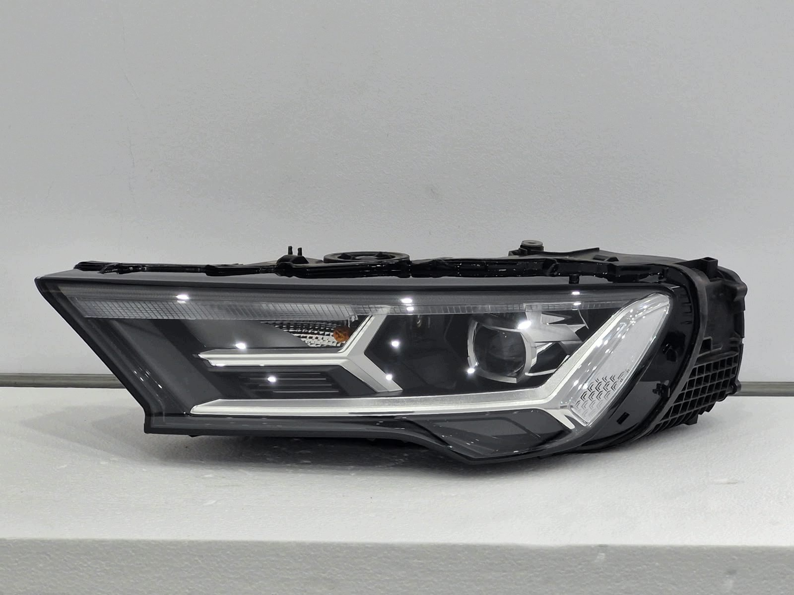 light left Audi Q7 4M LIFT FULL LED Zwykly LED