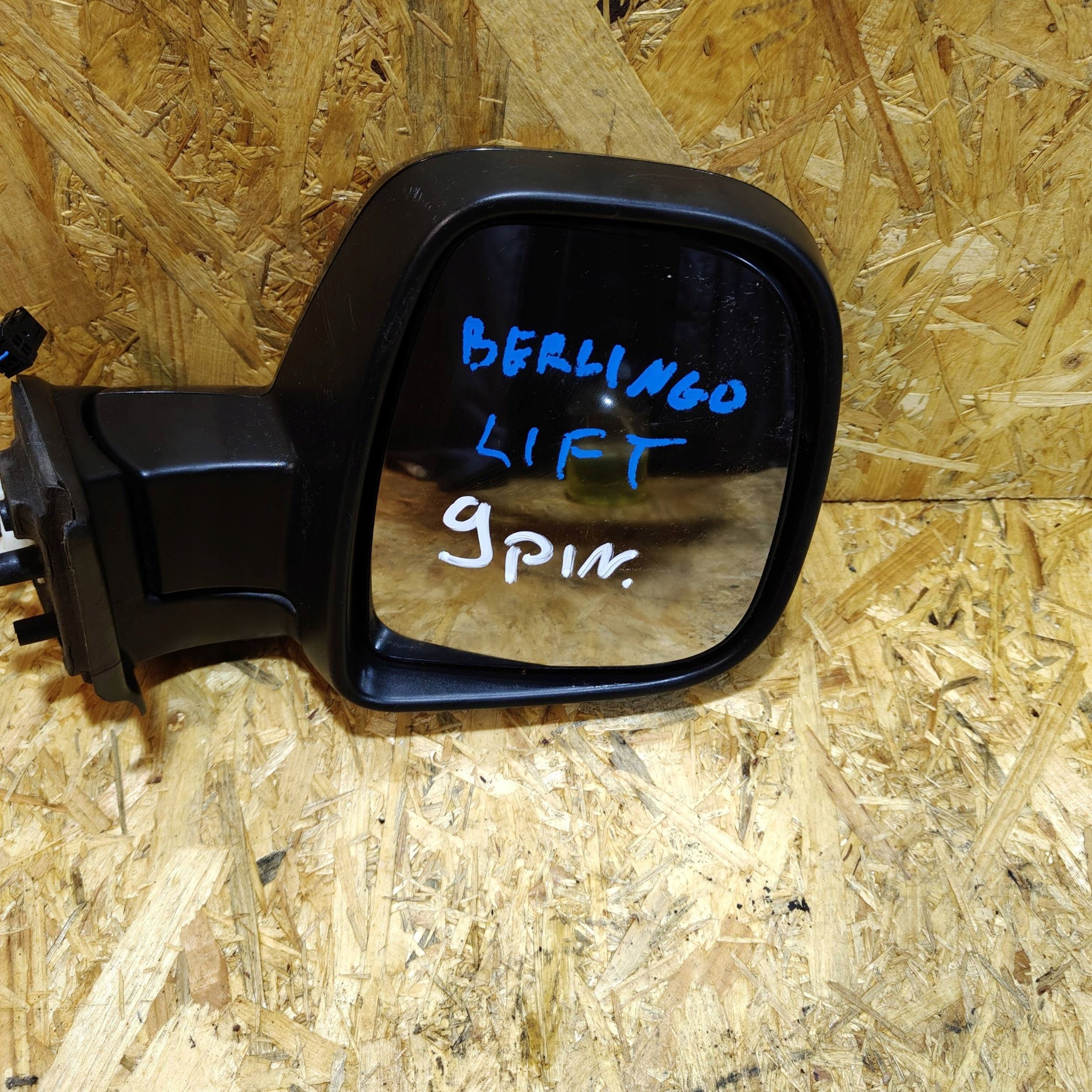 Citroen Berlingo 2017 front side right electrics mirror side 9Pin