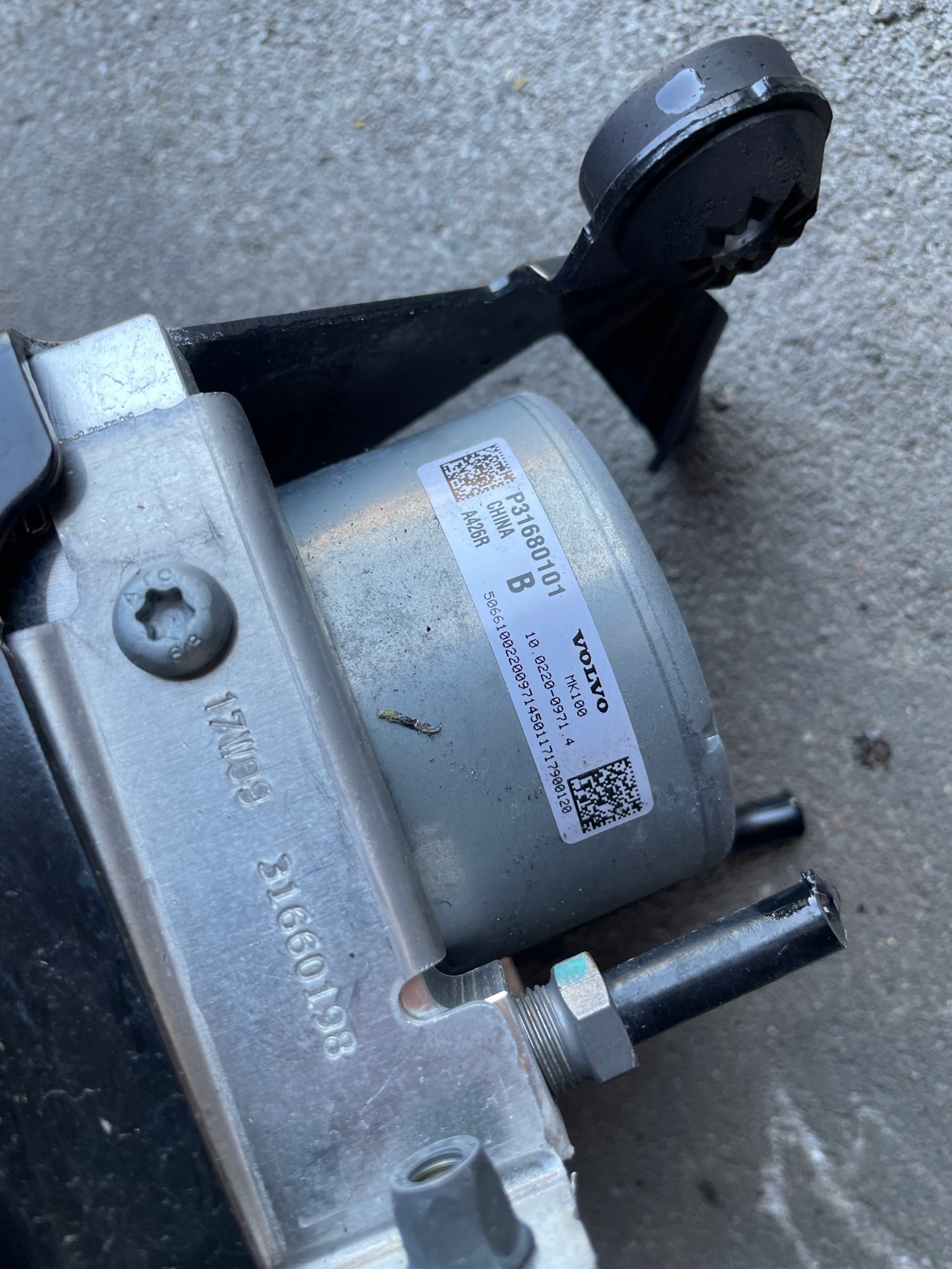 volvo oe 31680098 насос