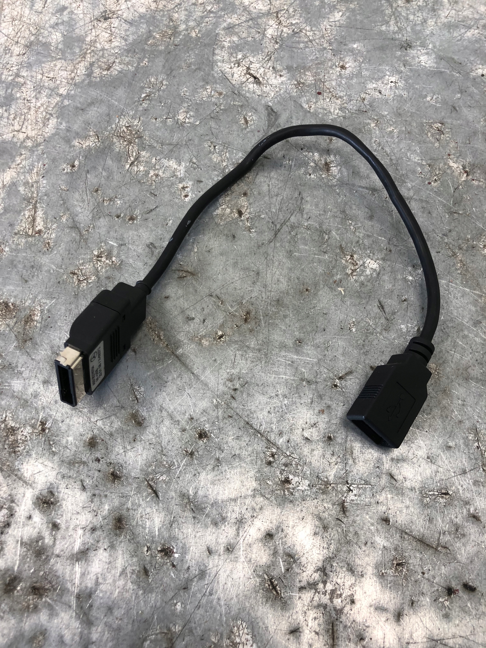 prijenos KABEL USB MERCEDES W204 A0018276704