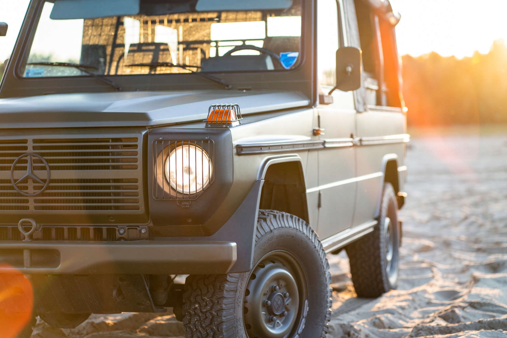 РЕШЕТКИ РАМКИ ФАР MERCEDES G-КЛАС W461 ГЕЛЕНДА