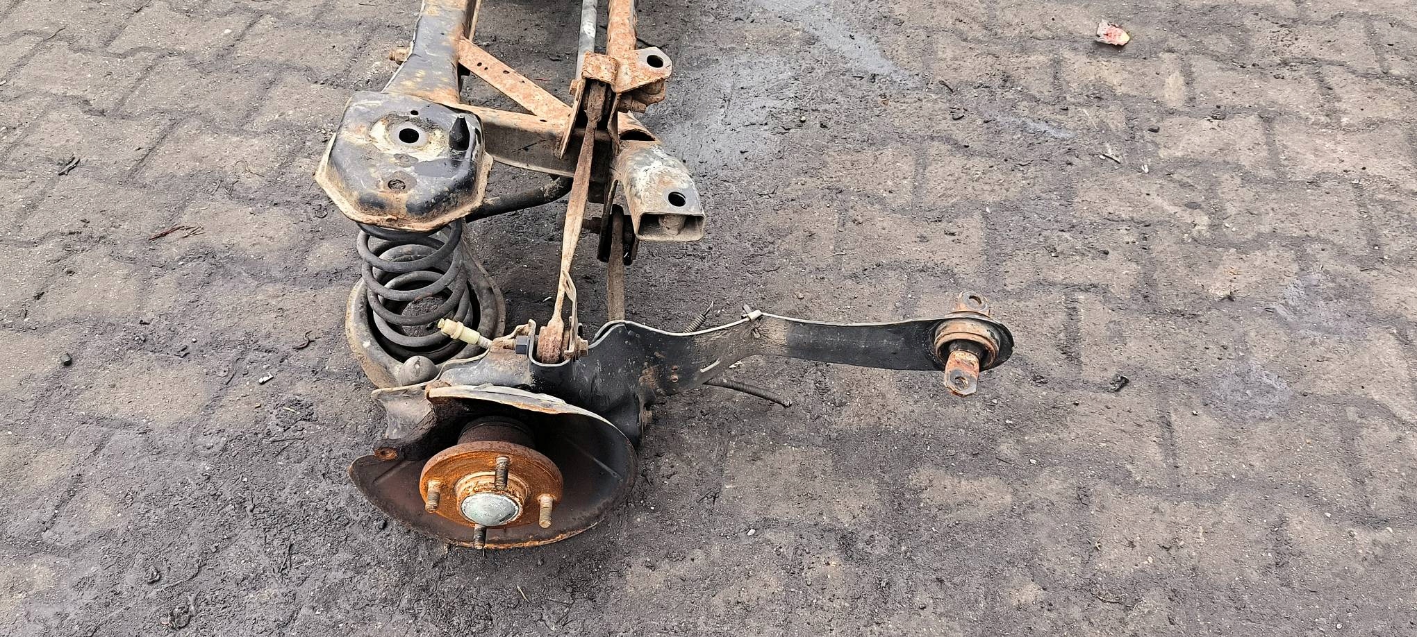 träger / Achsträger heck FORD FOCUS MK1 HB