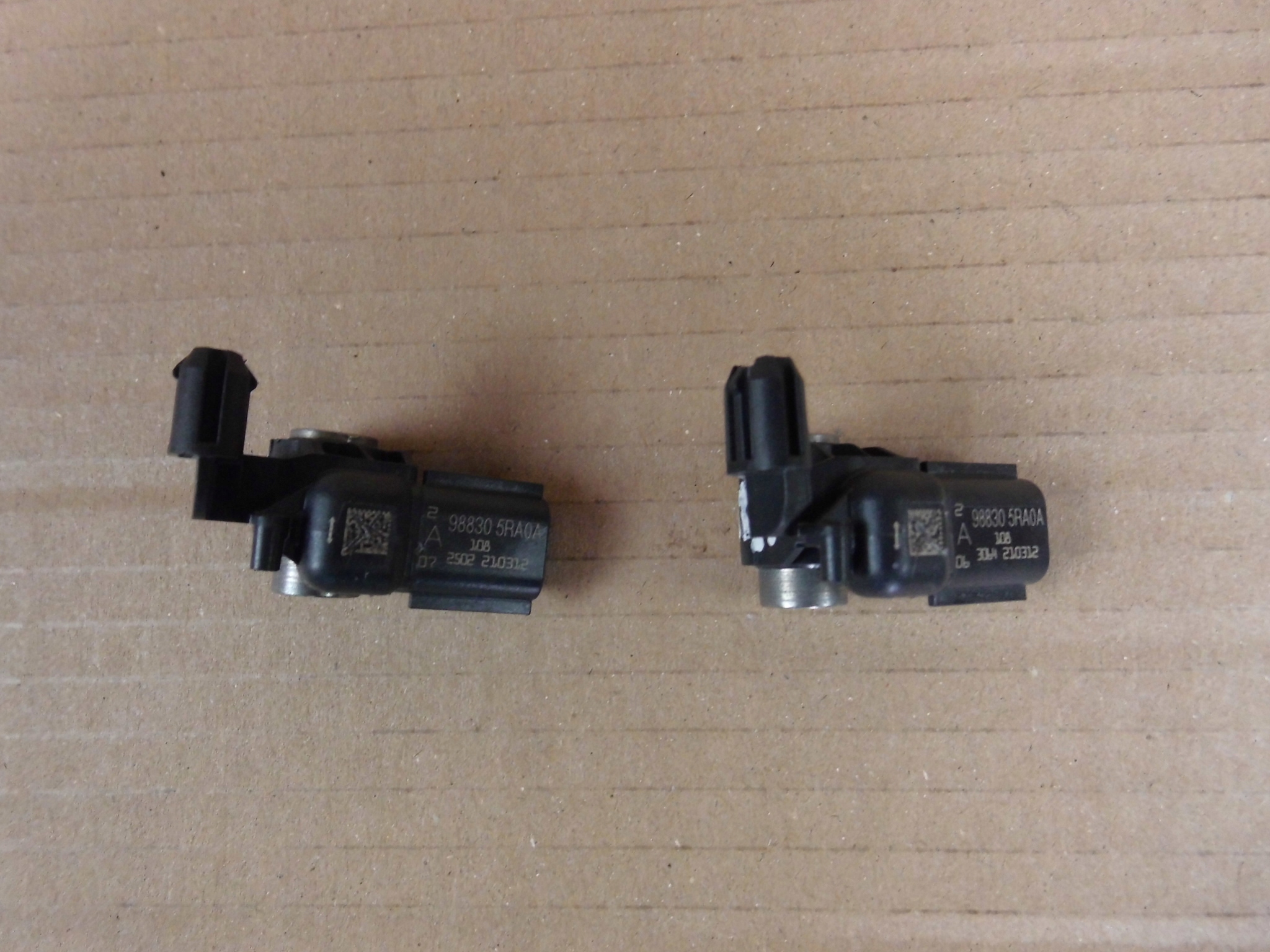 Nissan Leaf II impact sensor 988305RA0A