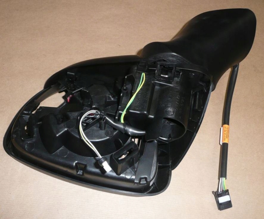 LUSTERKO BOCZNE RENAULT CLIO IV LEWE 963028832R Producent części Renault OE